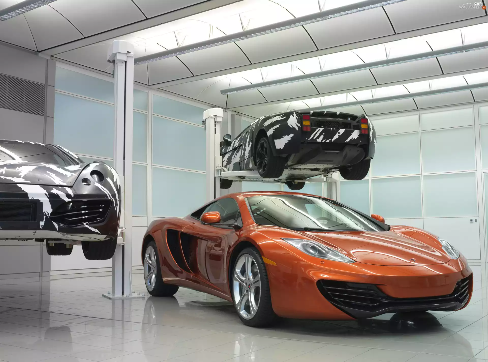 Dealer, McLaren MP4-12C
