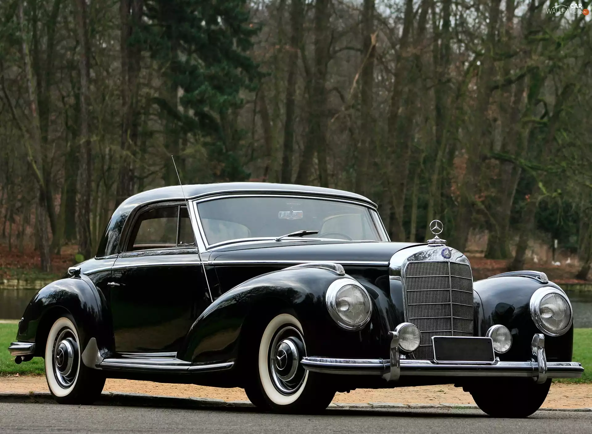 Black, Mercedes Benz 300S