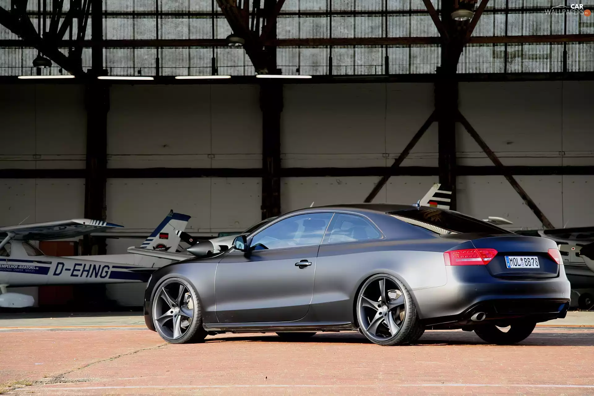 aeroplane, Decreased, Audi A5