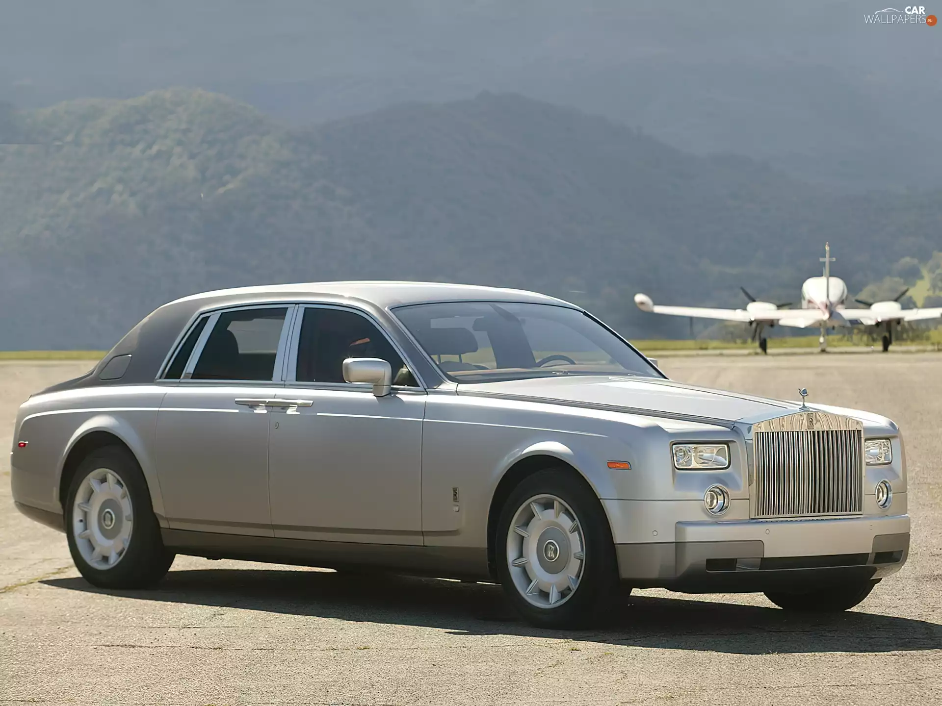 Rolls-Royce Phantom, airport