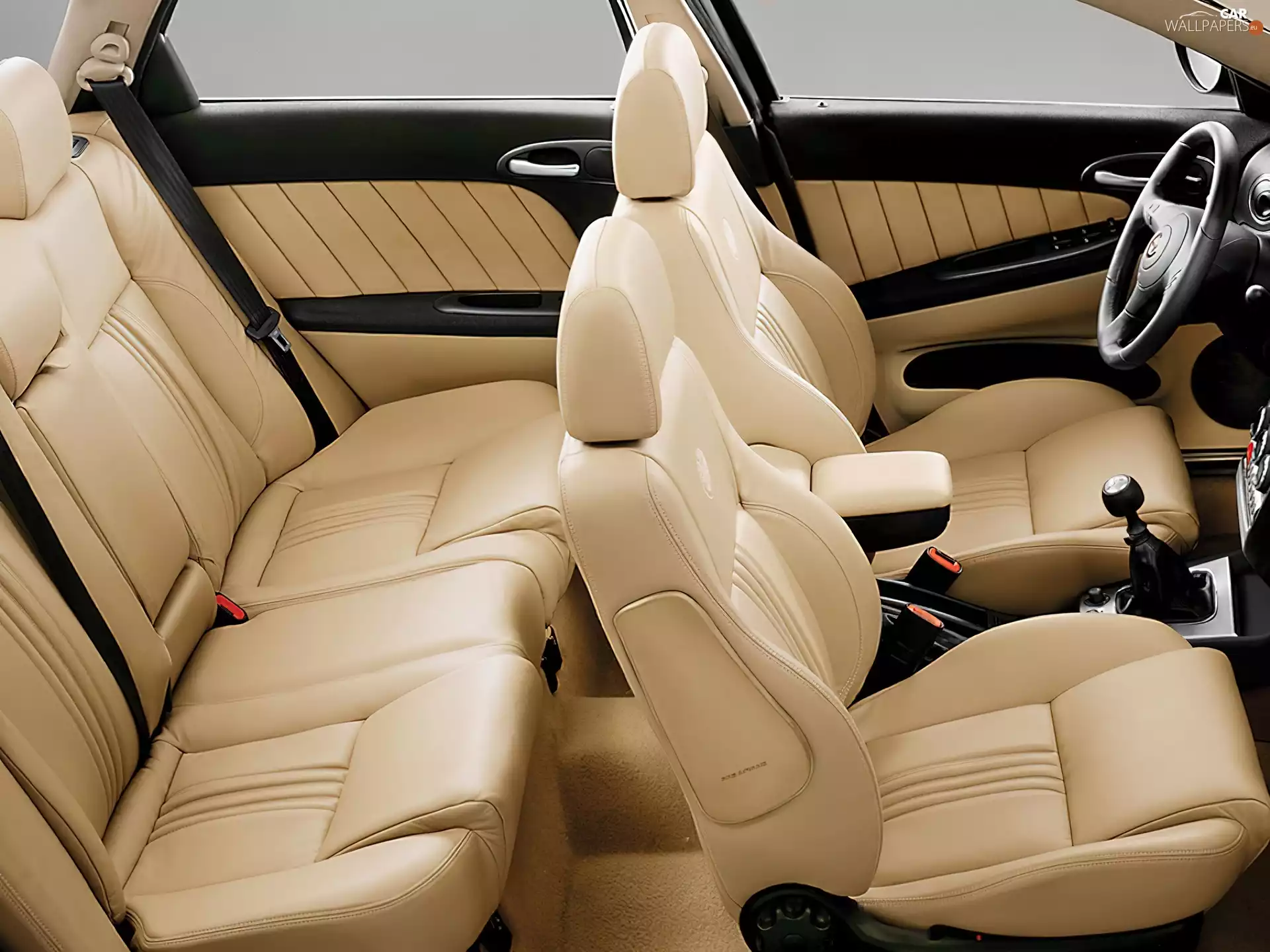 Centre, Alfa Romeo Crosswagon, lightsome