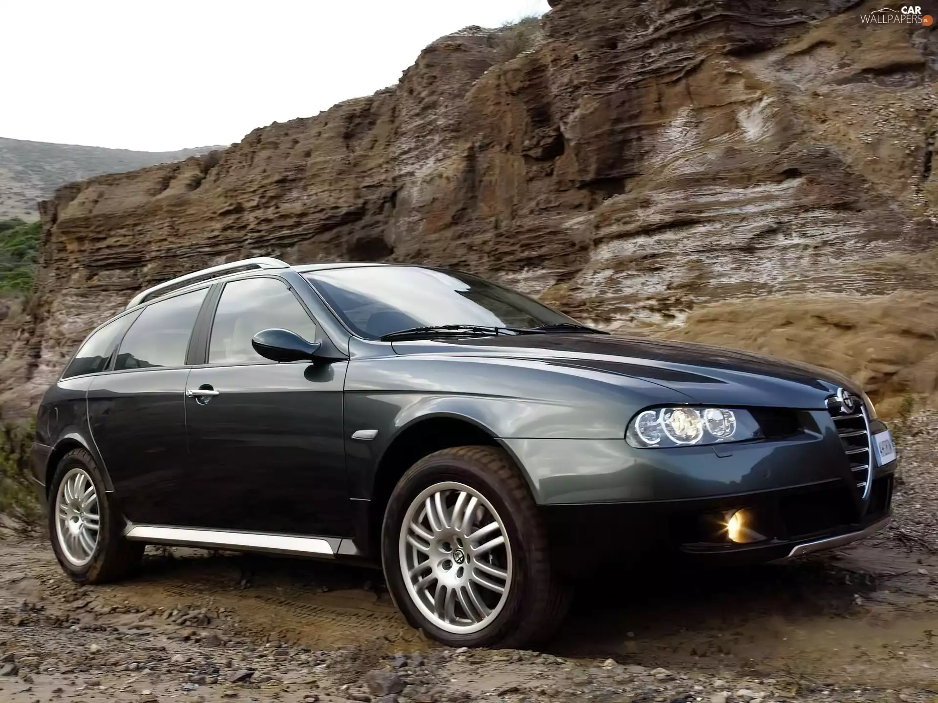 rocks, Alfa Romeo Crosswagon, Rails