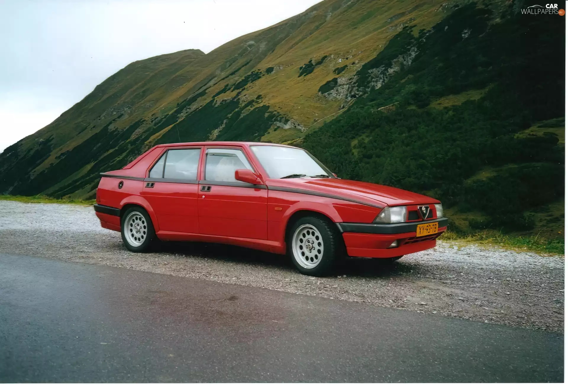 side, Alfa Romeo 75, right