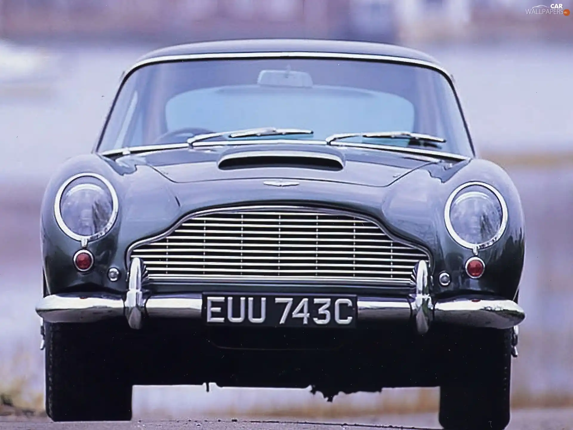 Front, Aston Martin DB6