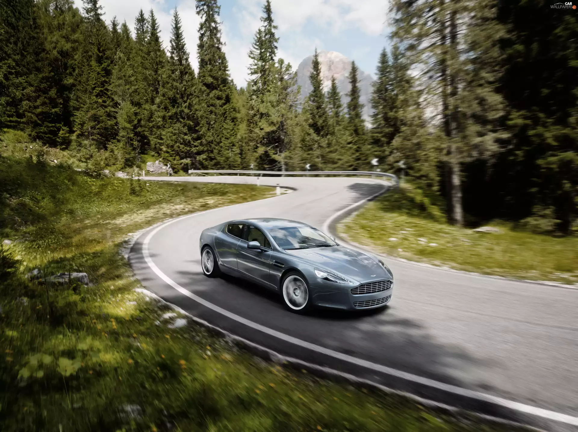 Way, Aston Martin Rapide, turn