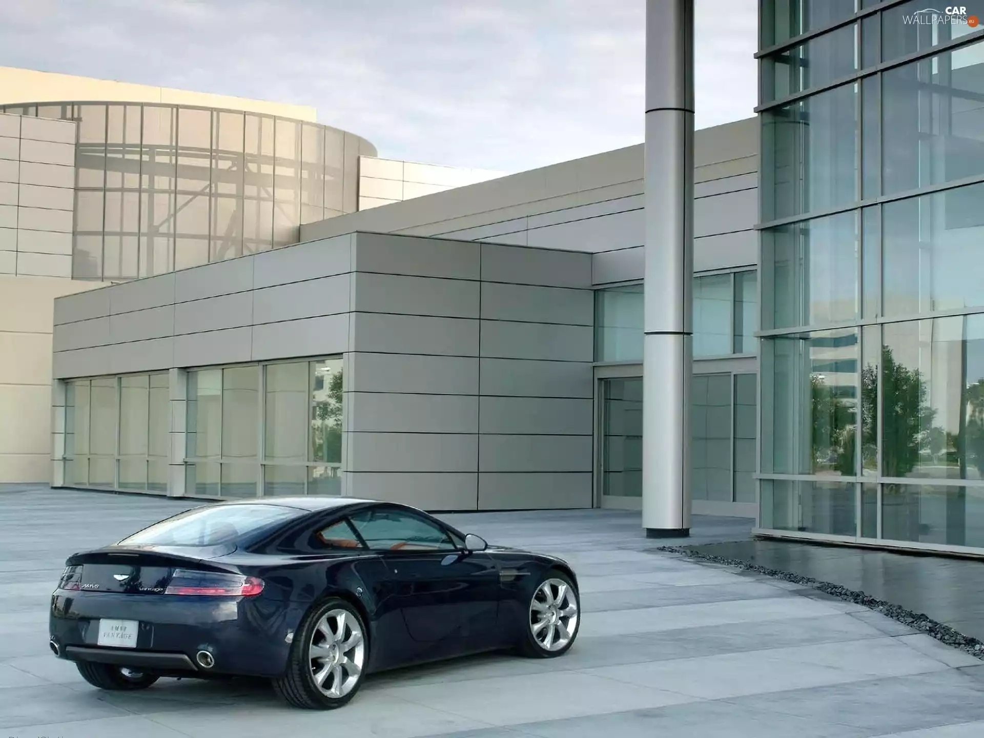 Black, Aston Martin V8 Vantage