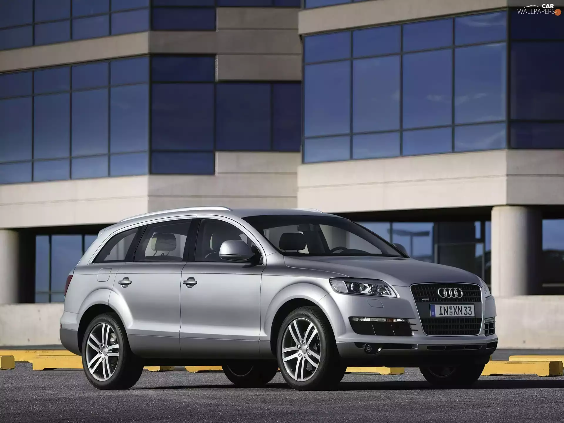 Audi Q7, Town