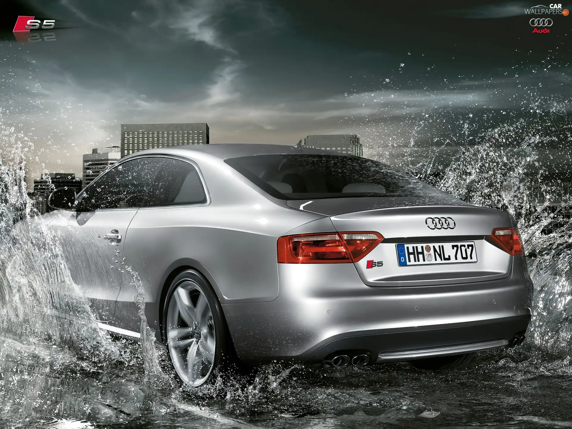 Audi S5, water