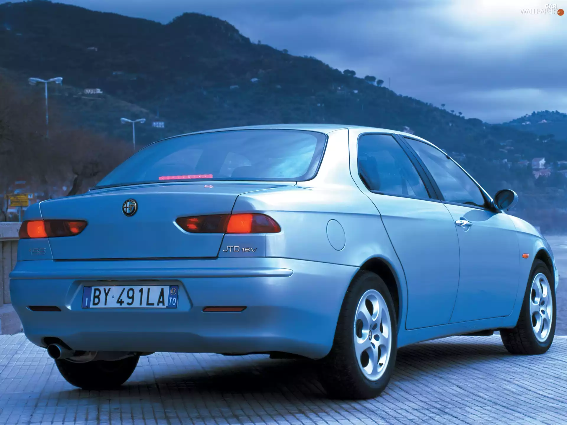 Alfa Romeo 156, Back