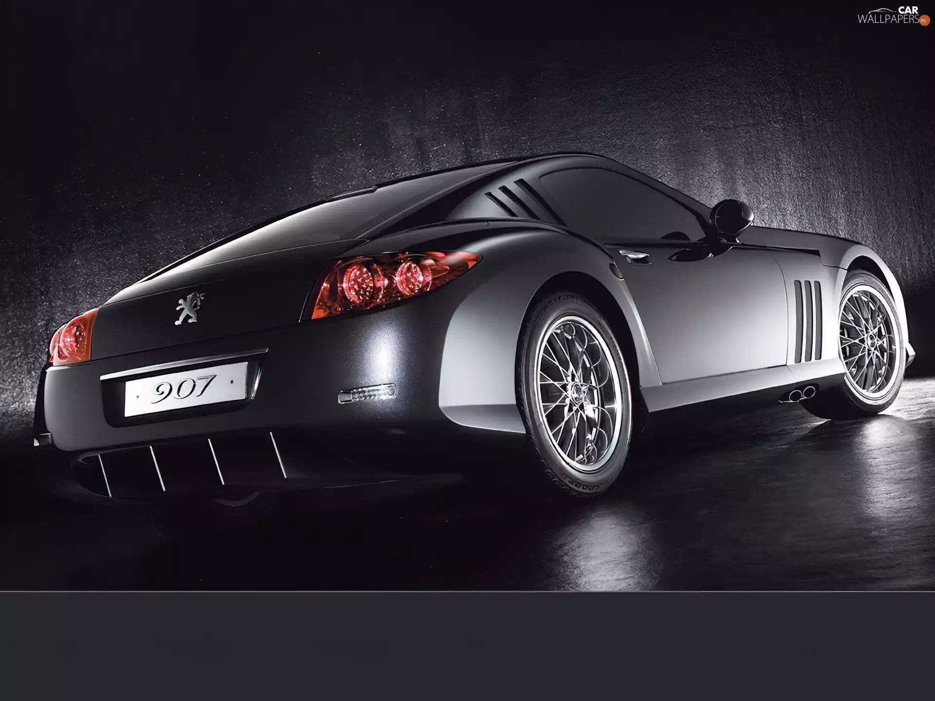 Black Peugeot 907, Back