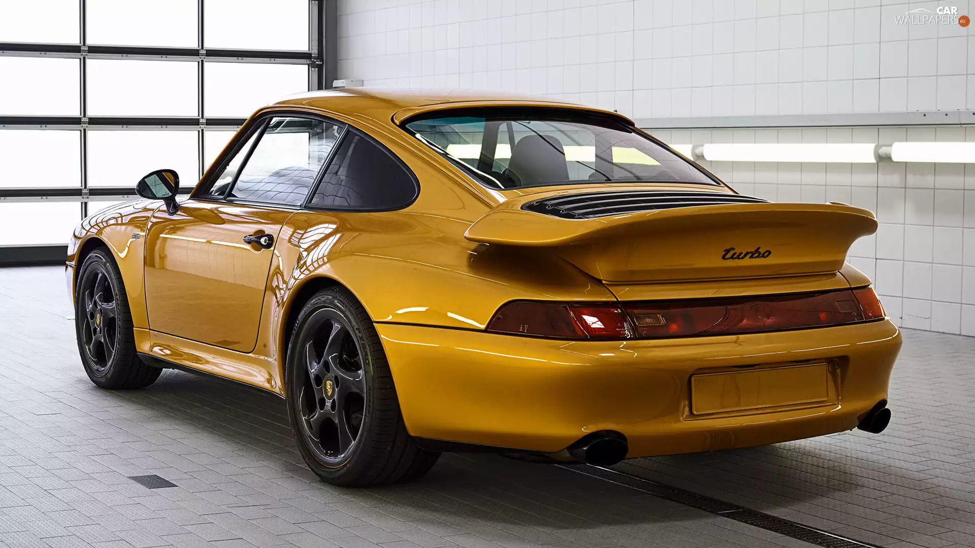 Porsche 911 Turbo, Back