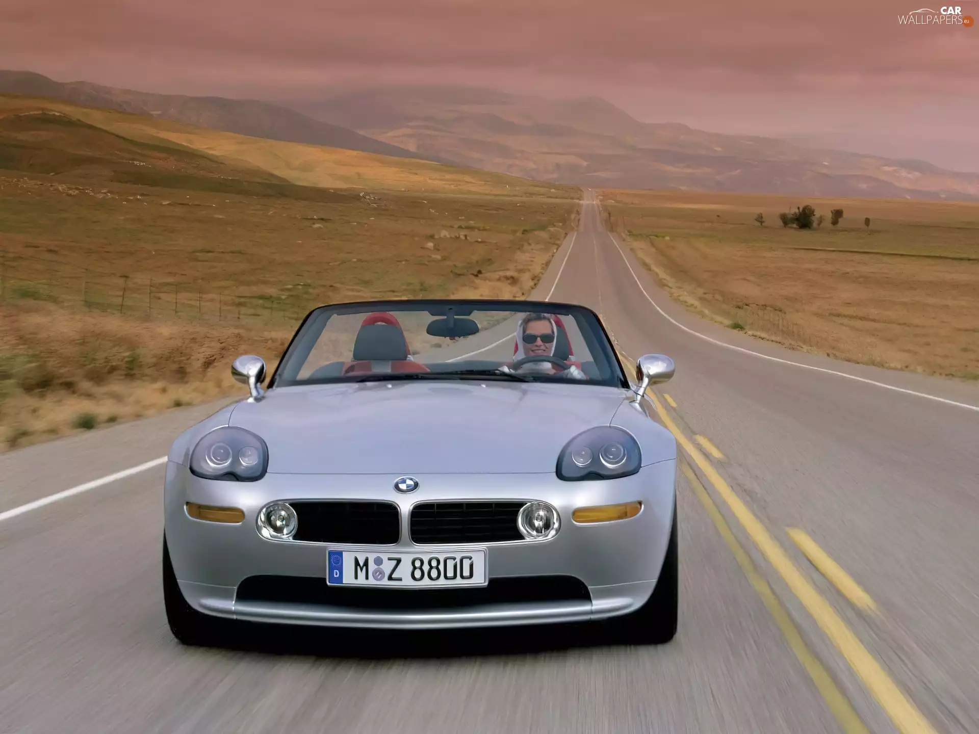 BMW Z8, Street