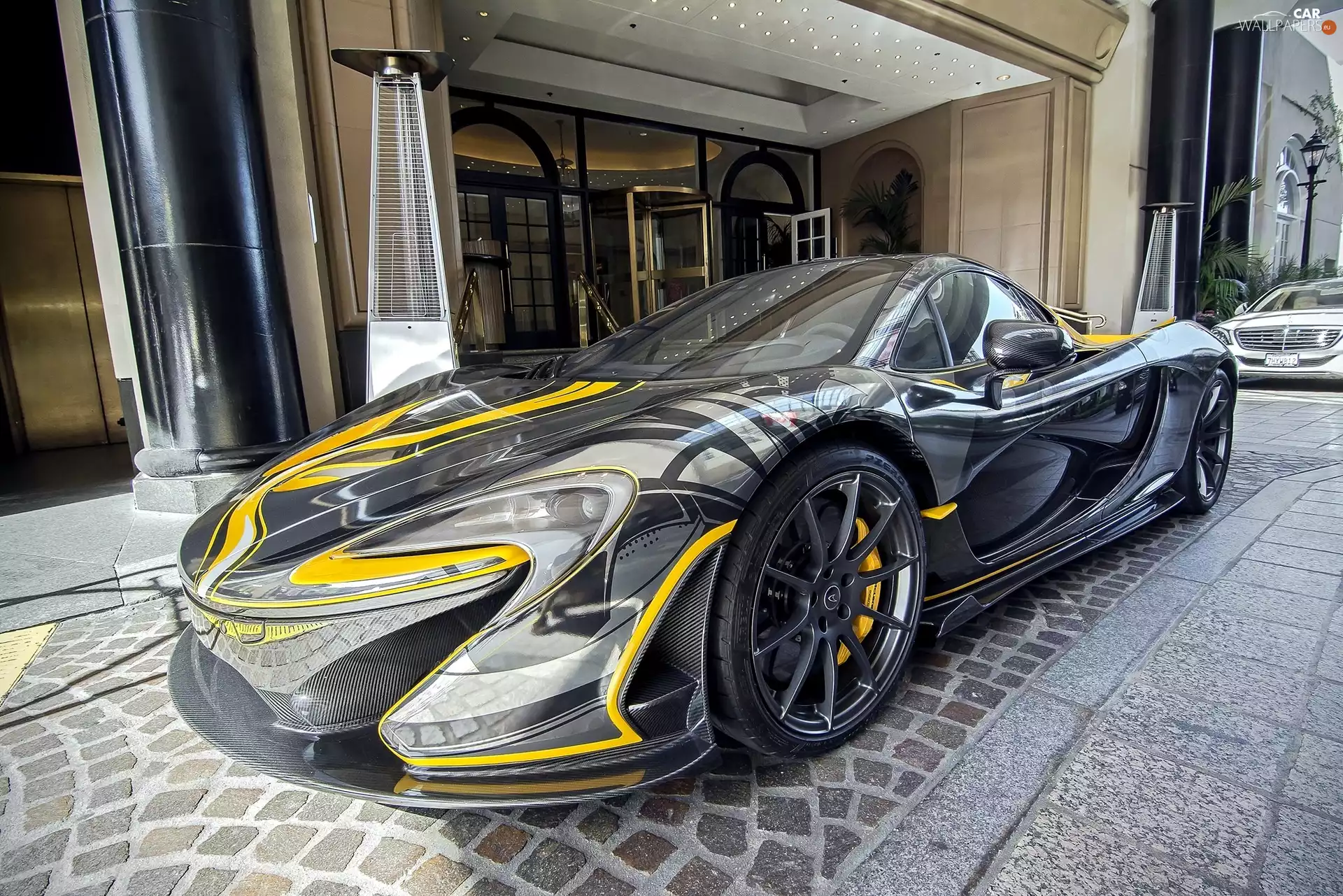 McLaren P1, Sports car