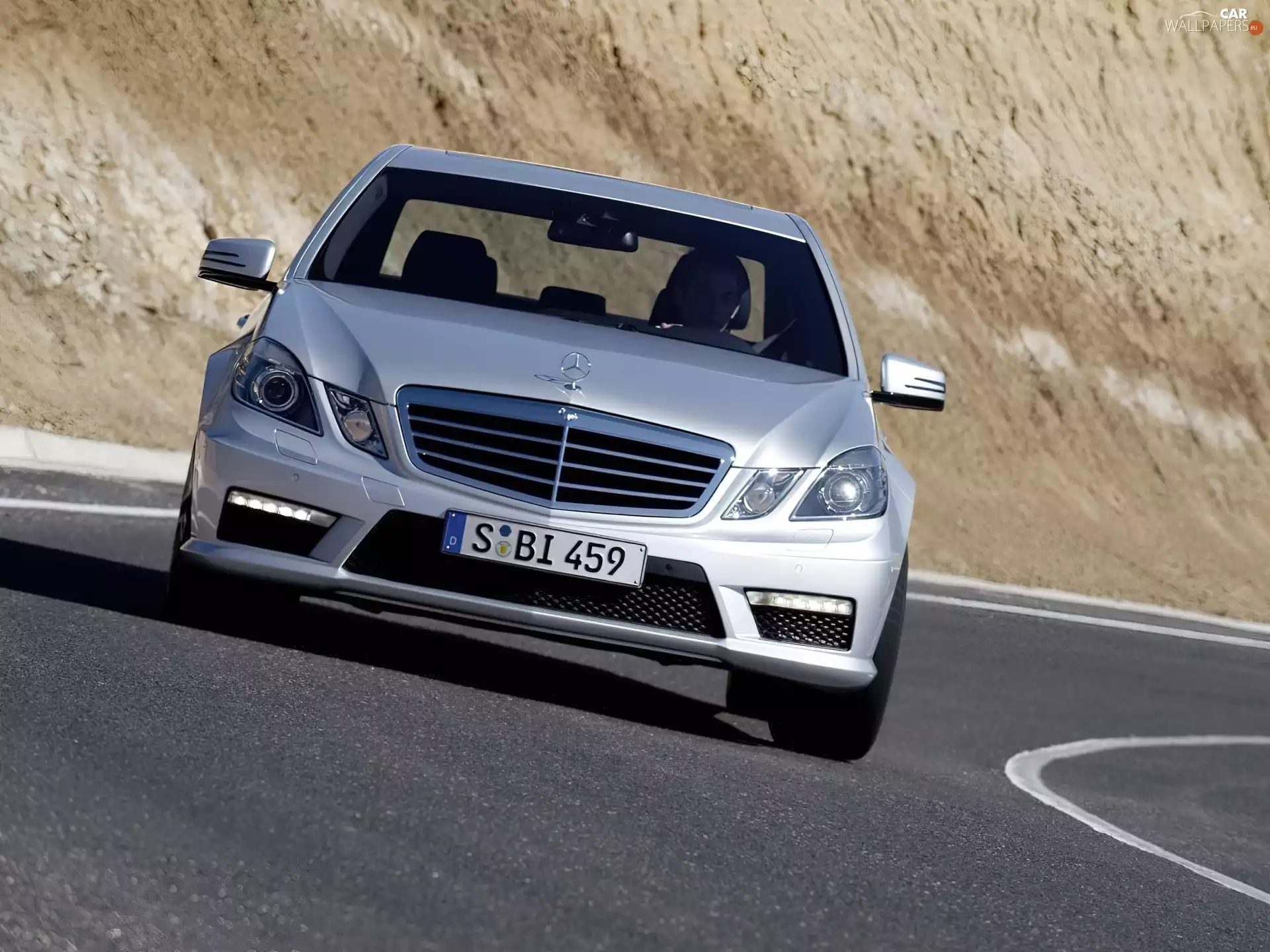 traction, Mercedes E63, checking