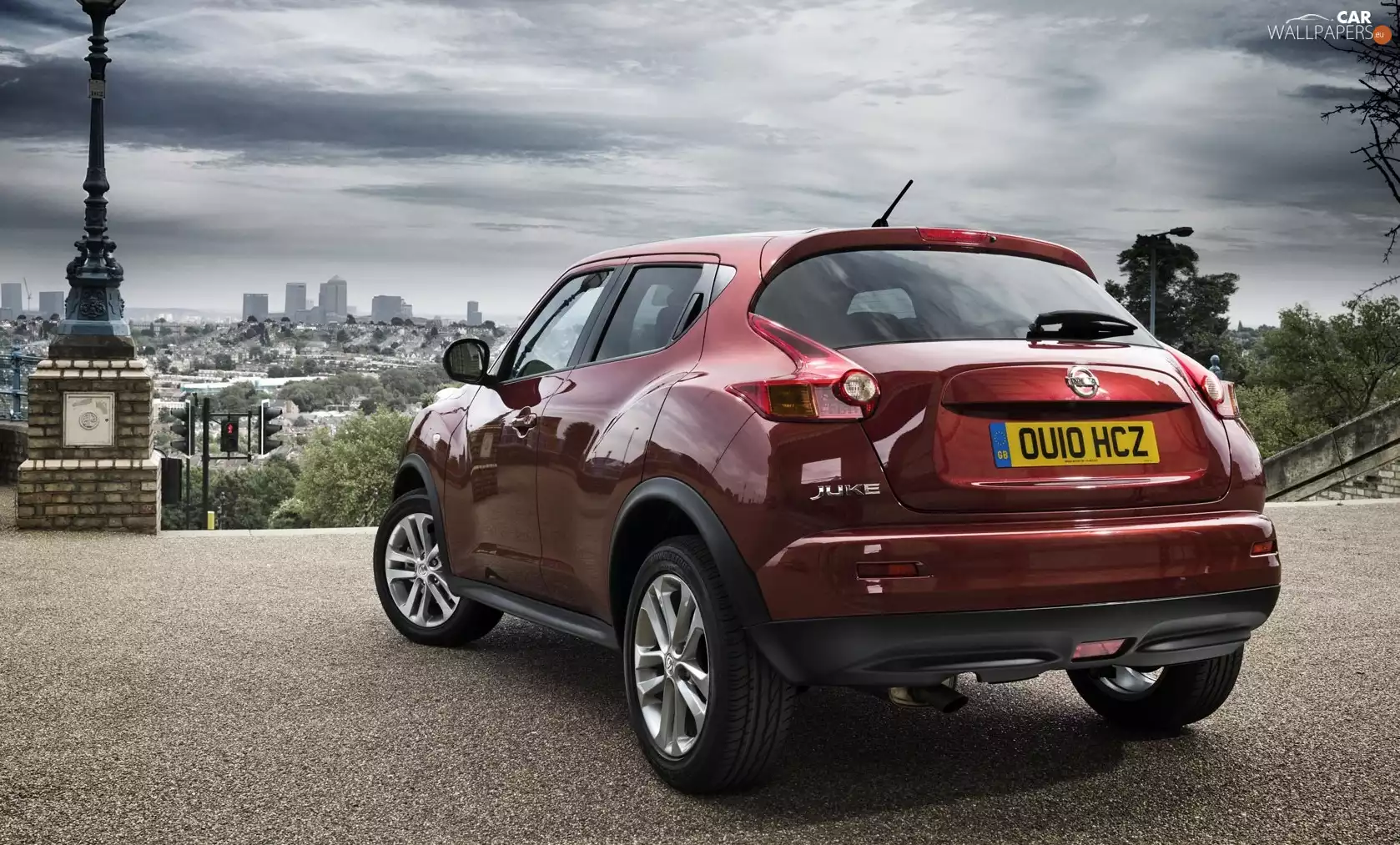 claret, Nissan Juke