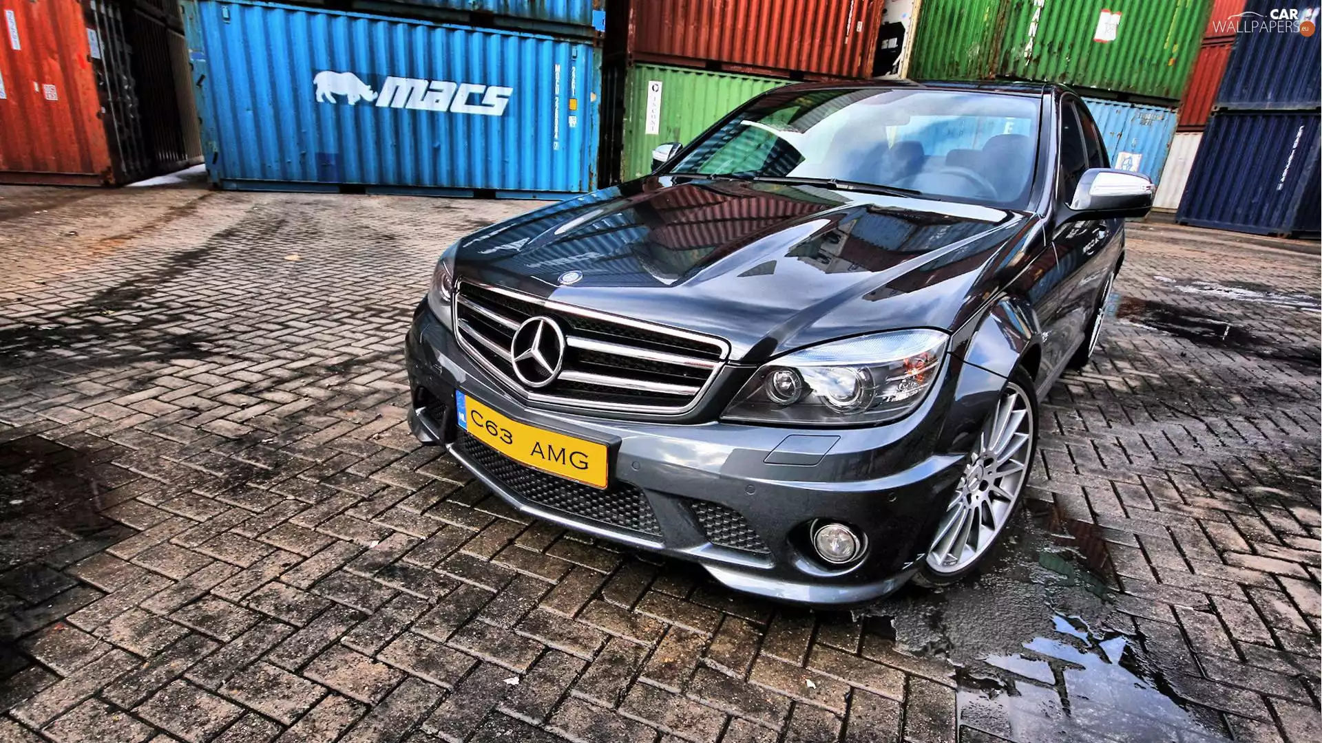 Mercedes C63 AMG, Containers