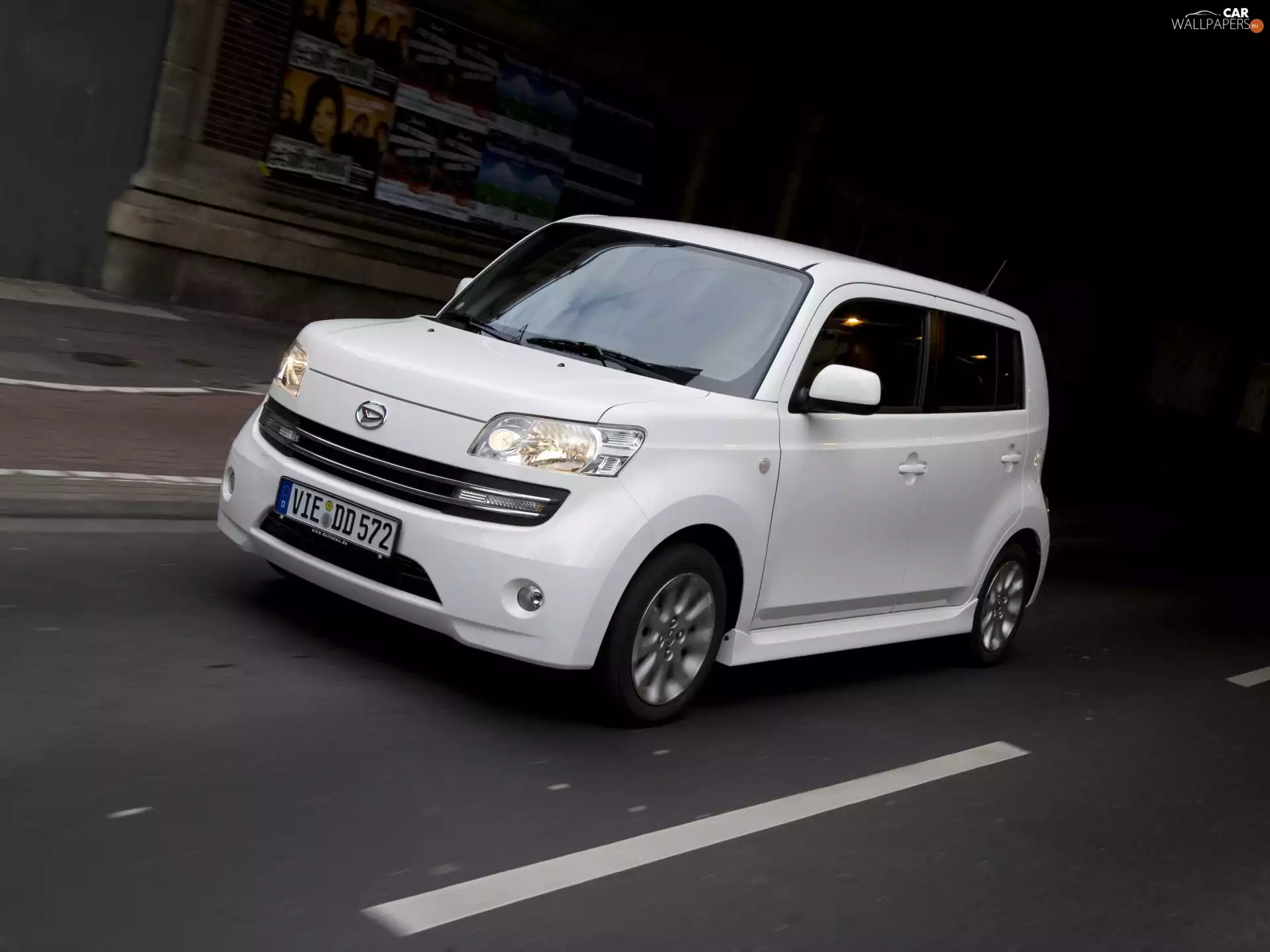 Daihatsu Materia, tunnel
