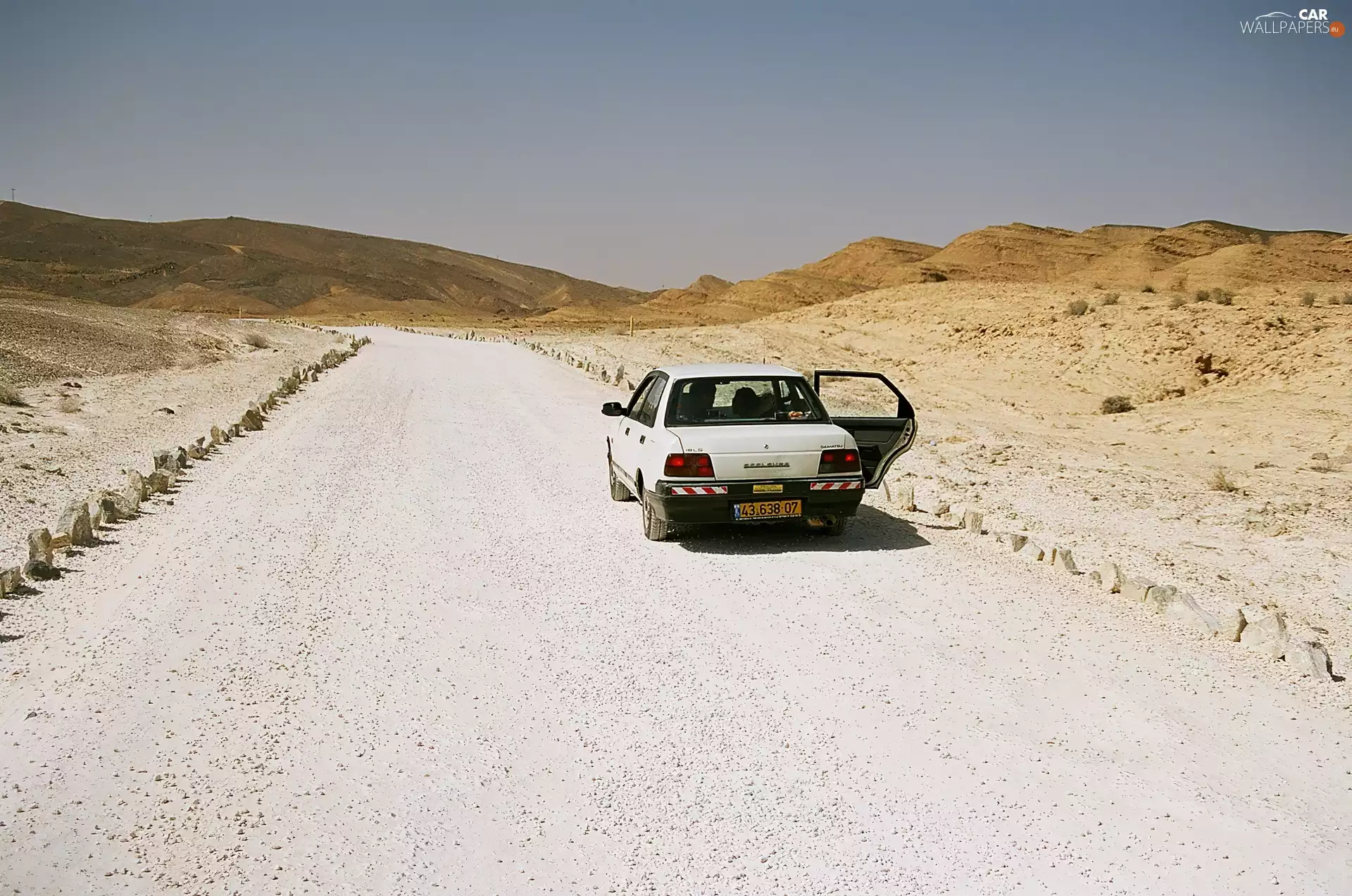 Way, Daihatsu Applause, Desert