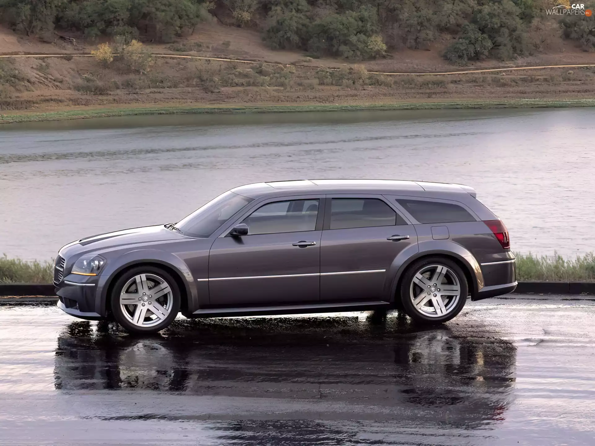 Dodge Magnum, River