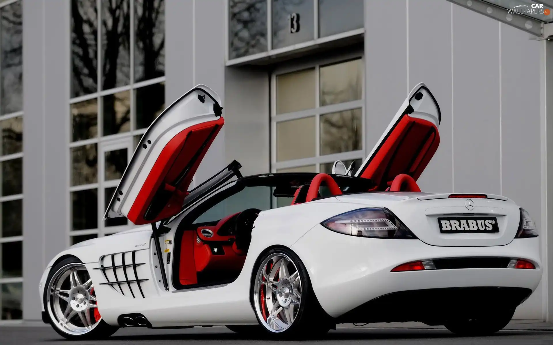 White, raised, Doors, Mercedes SLR