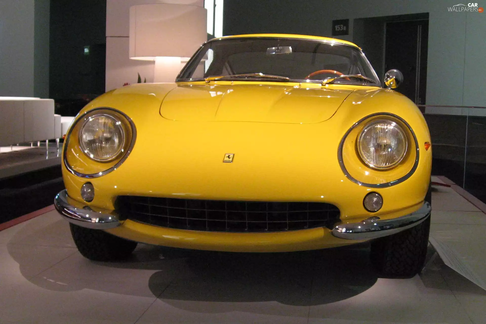 Smile, Ferrari 275, dummy