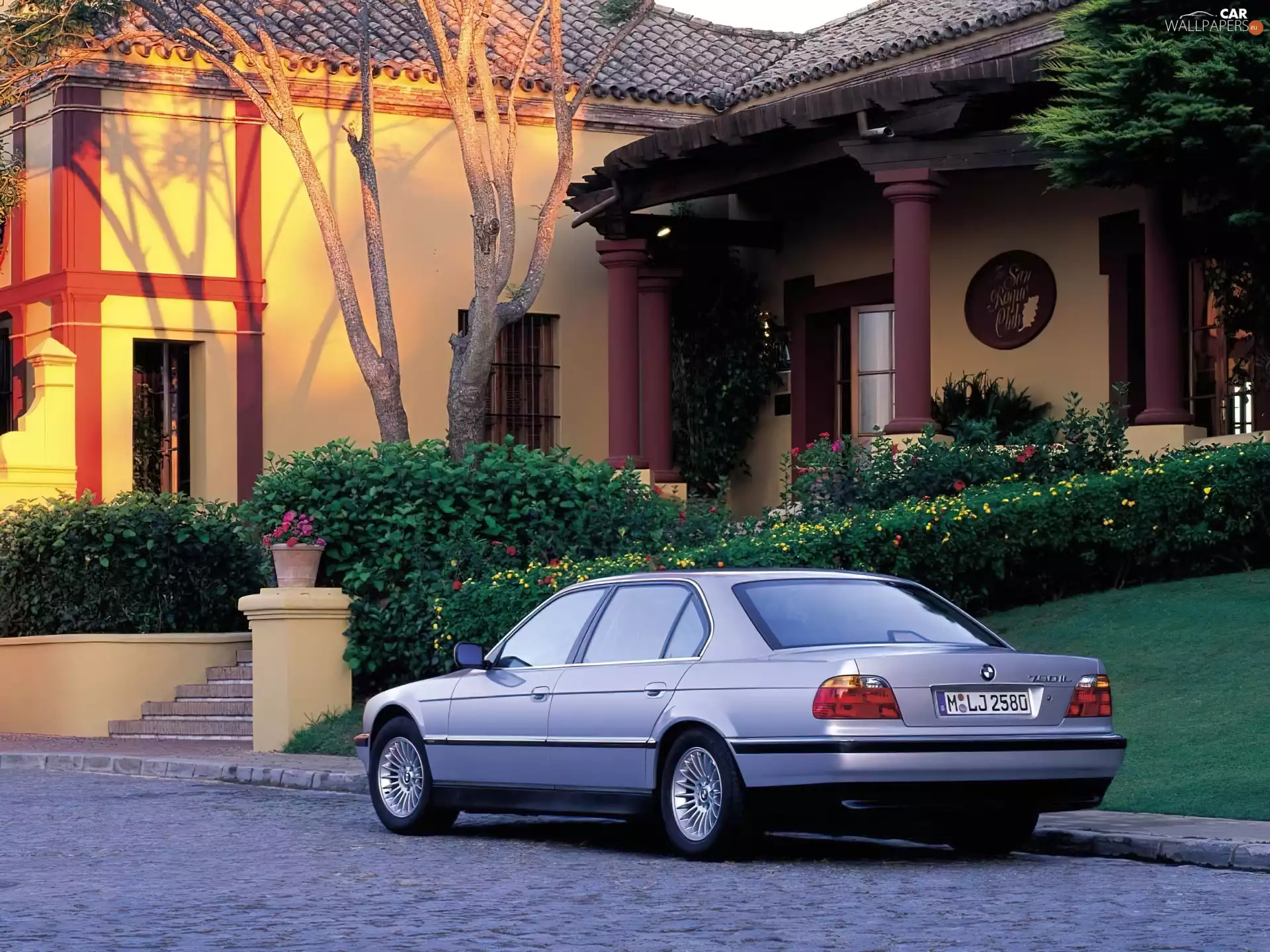 Home, BMW 7, E38