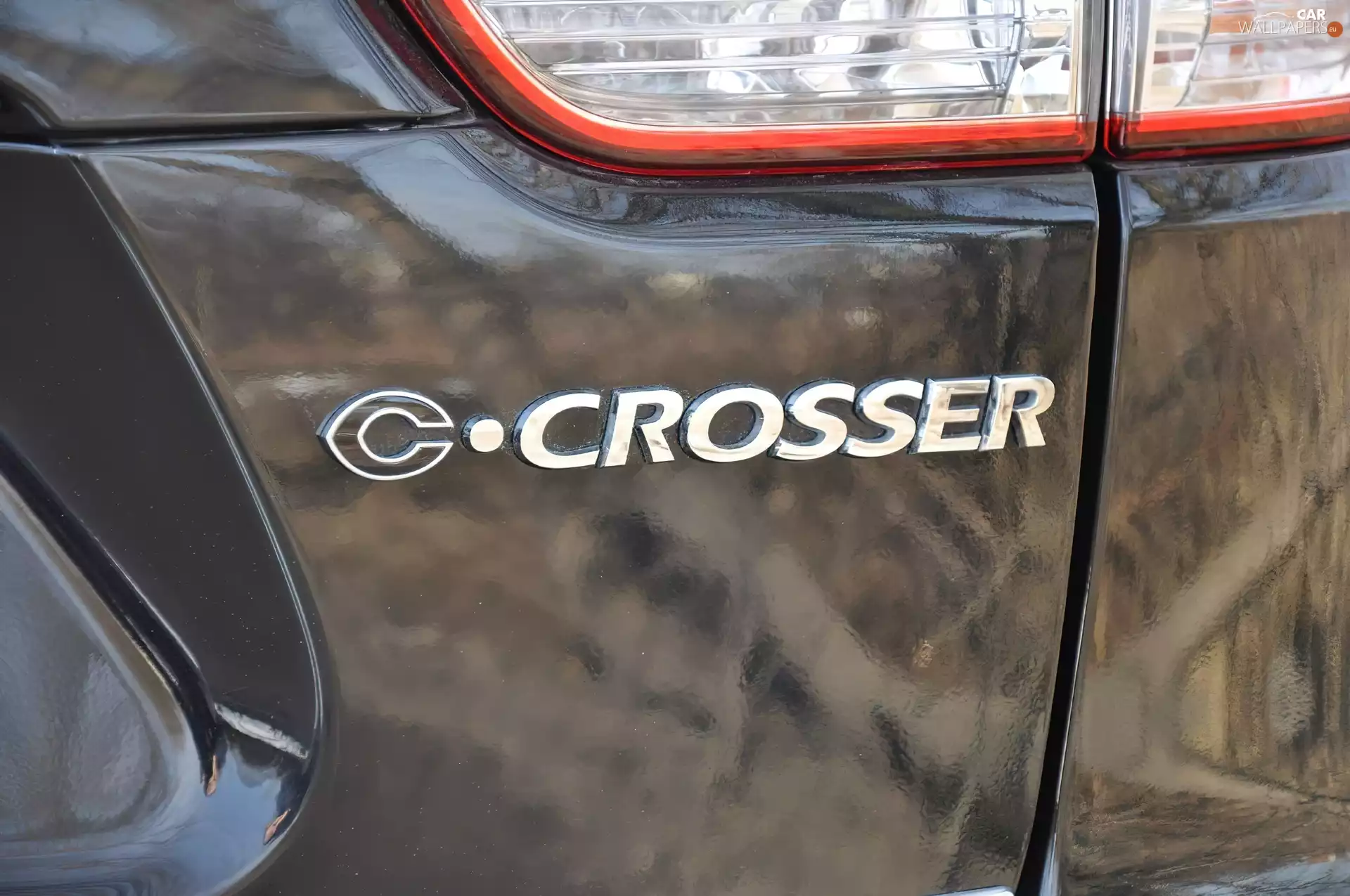 emblem, C-Crosser