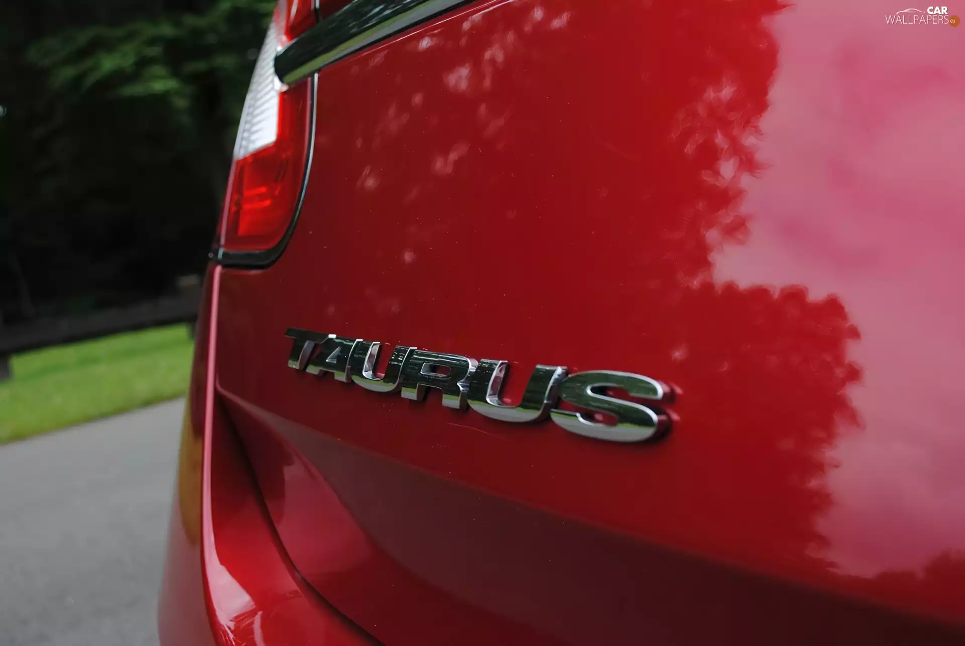 emblem, Ford Taurus