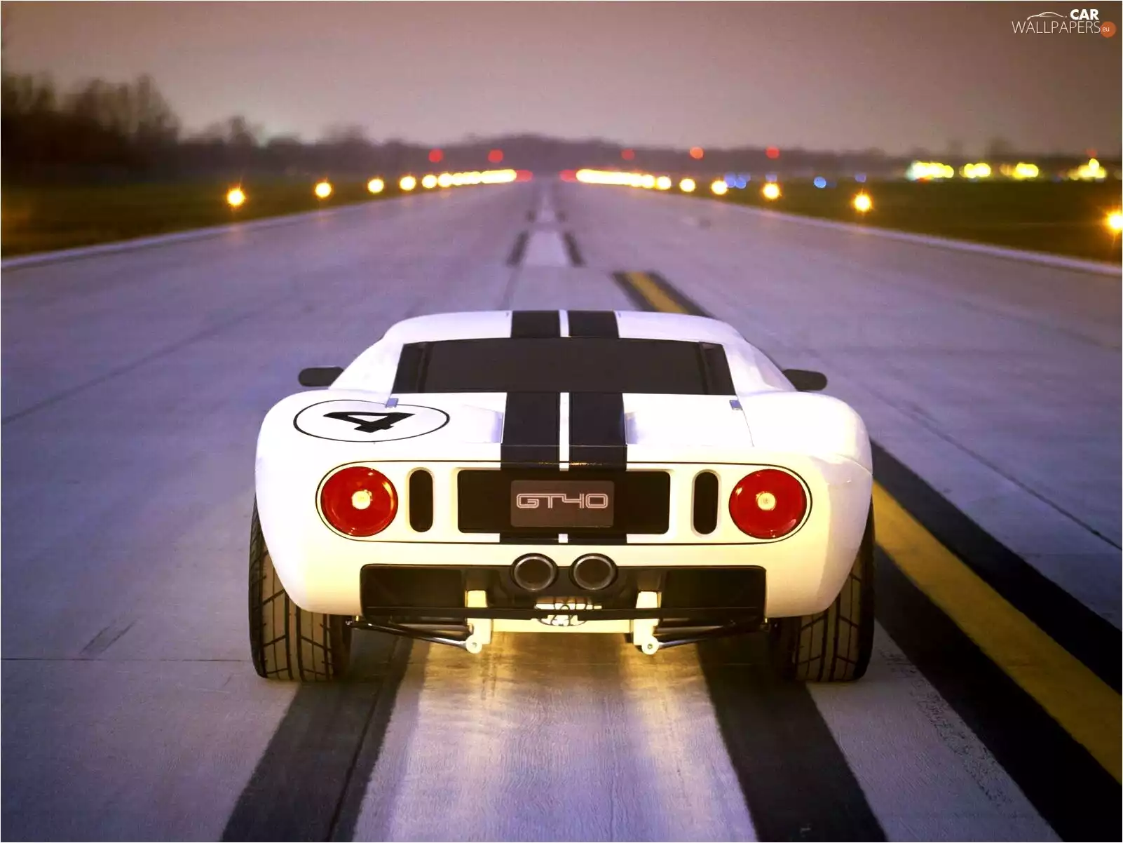 Ford GT, airstrip
