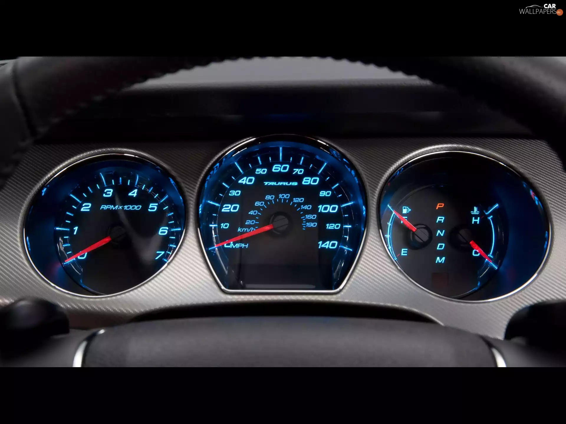 Ford Taurus, Tachometer