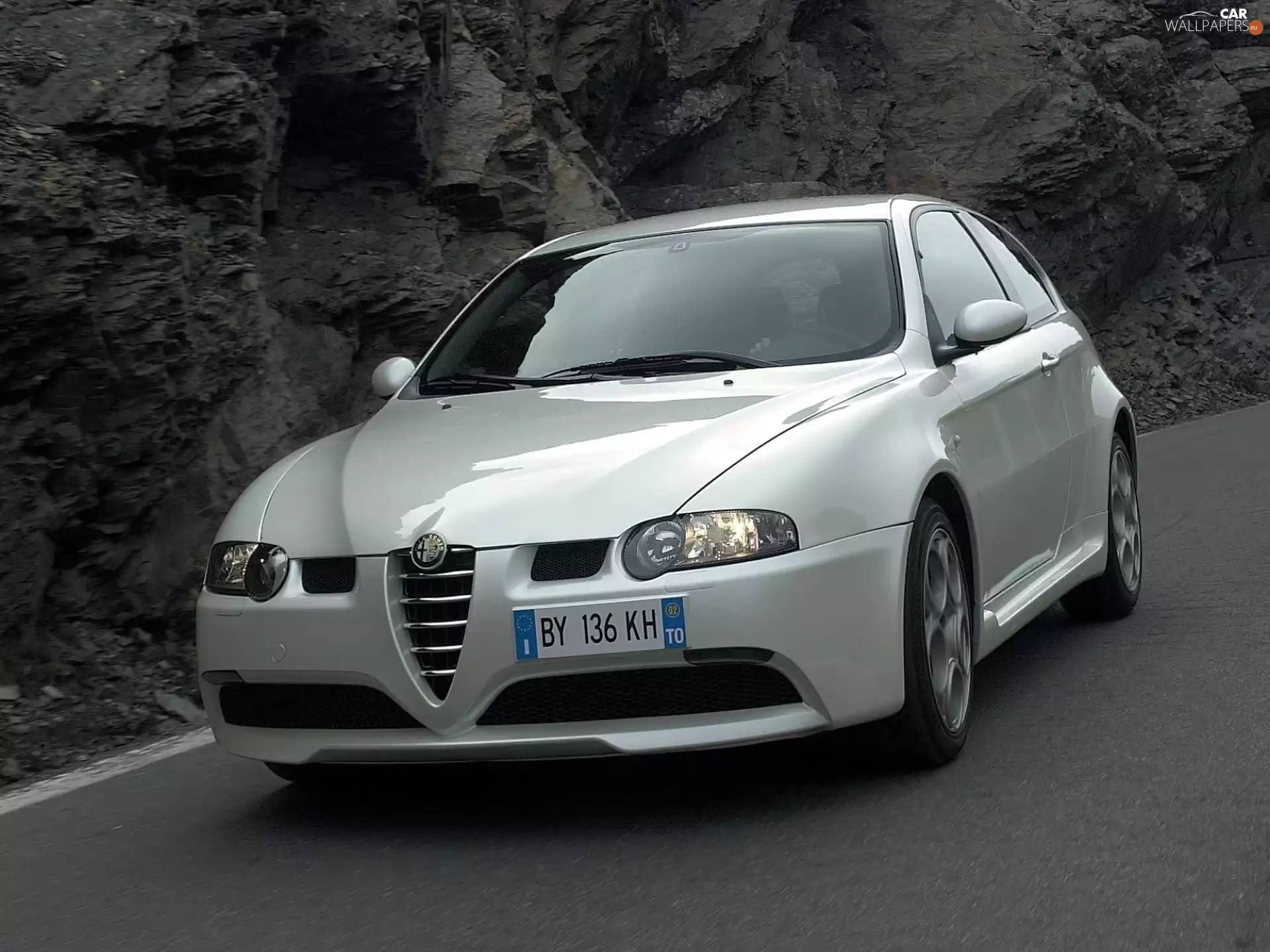 Alfa Romeo 147, Front