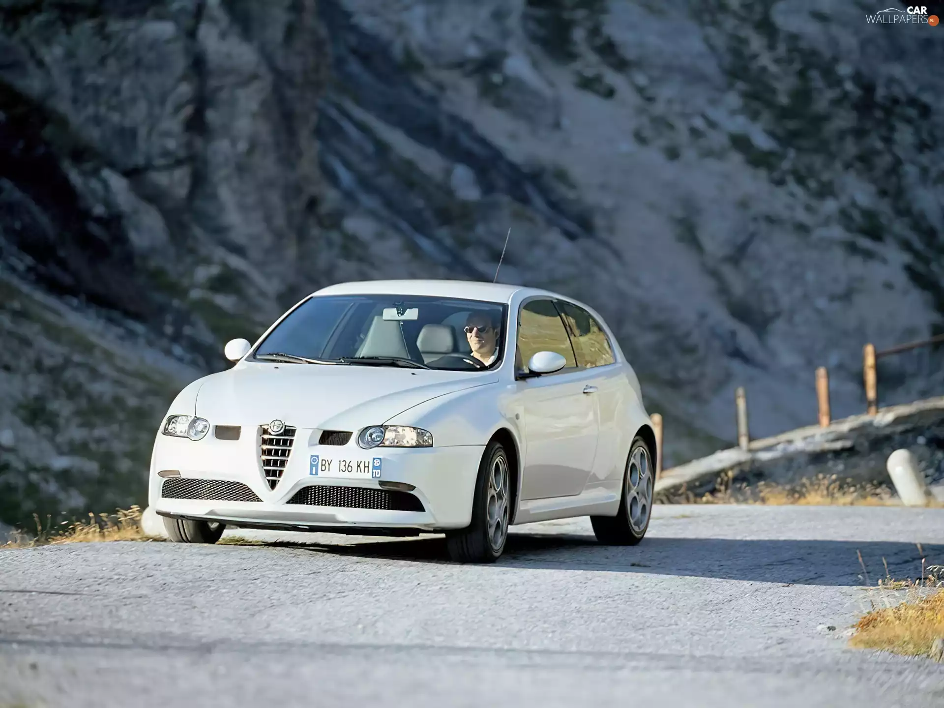 Alfa Romeo 147, Front