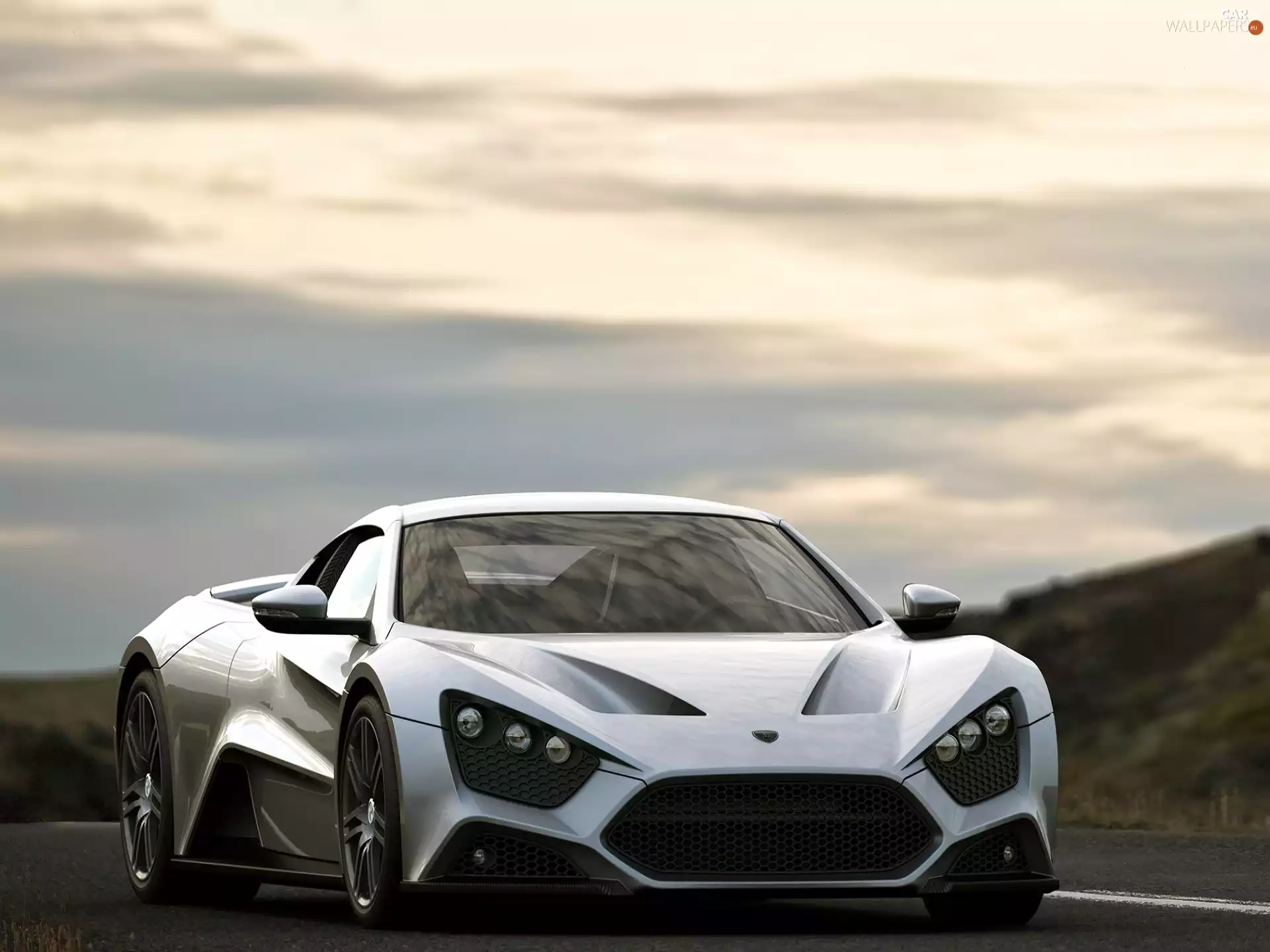 Front, Zenvo ST1