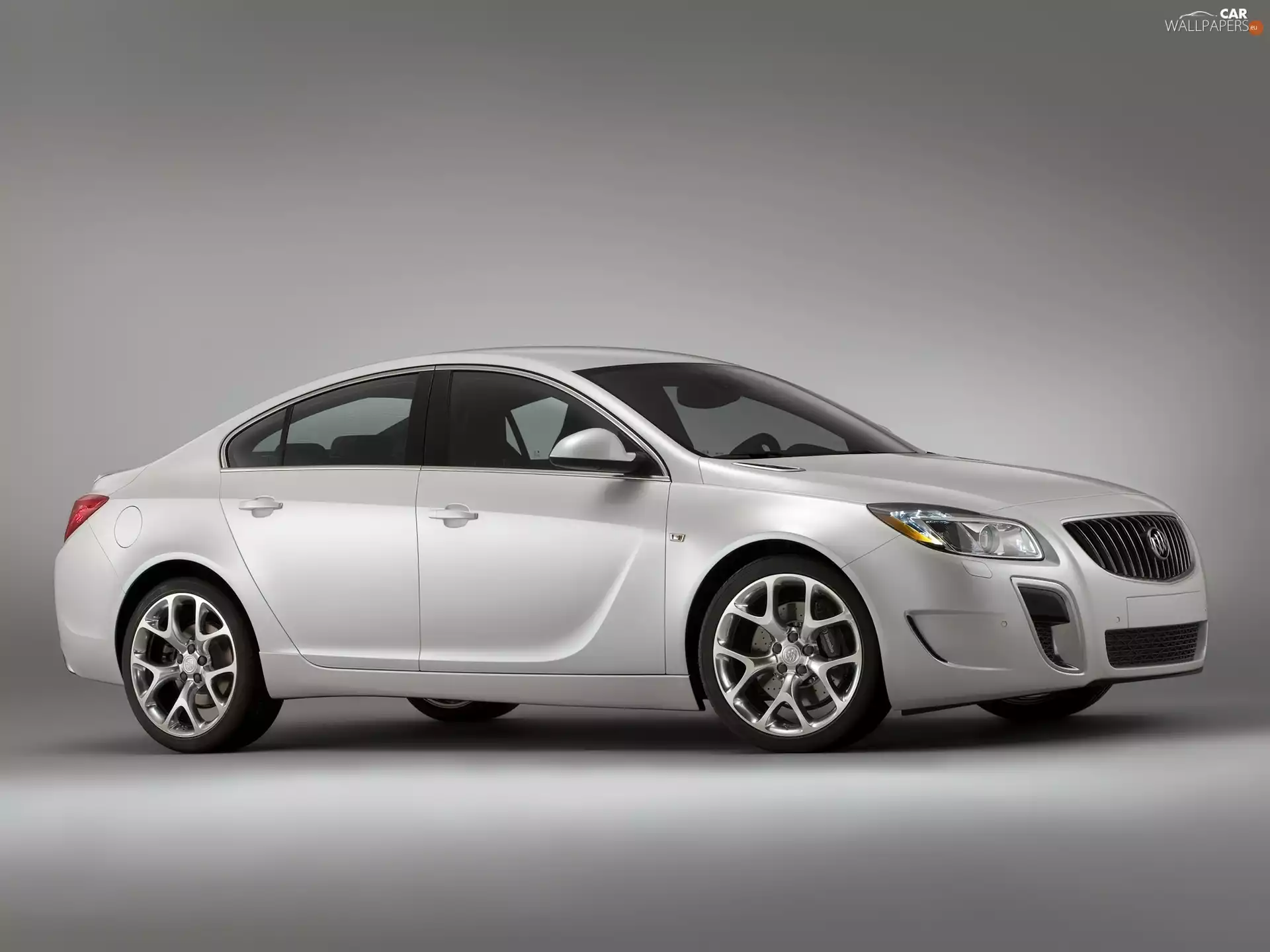 White, Buick Regal GS