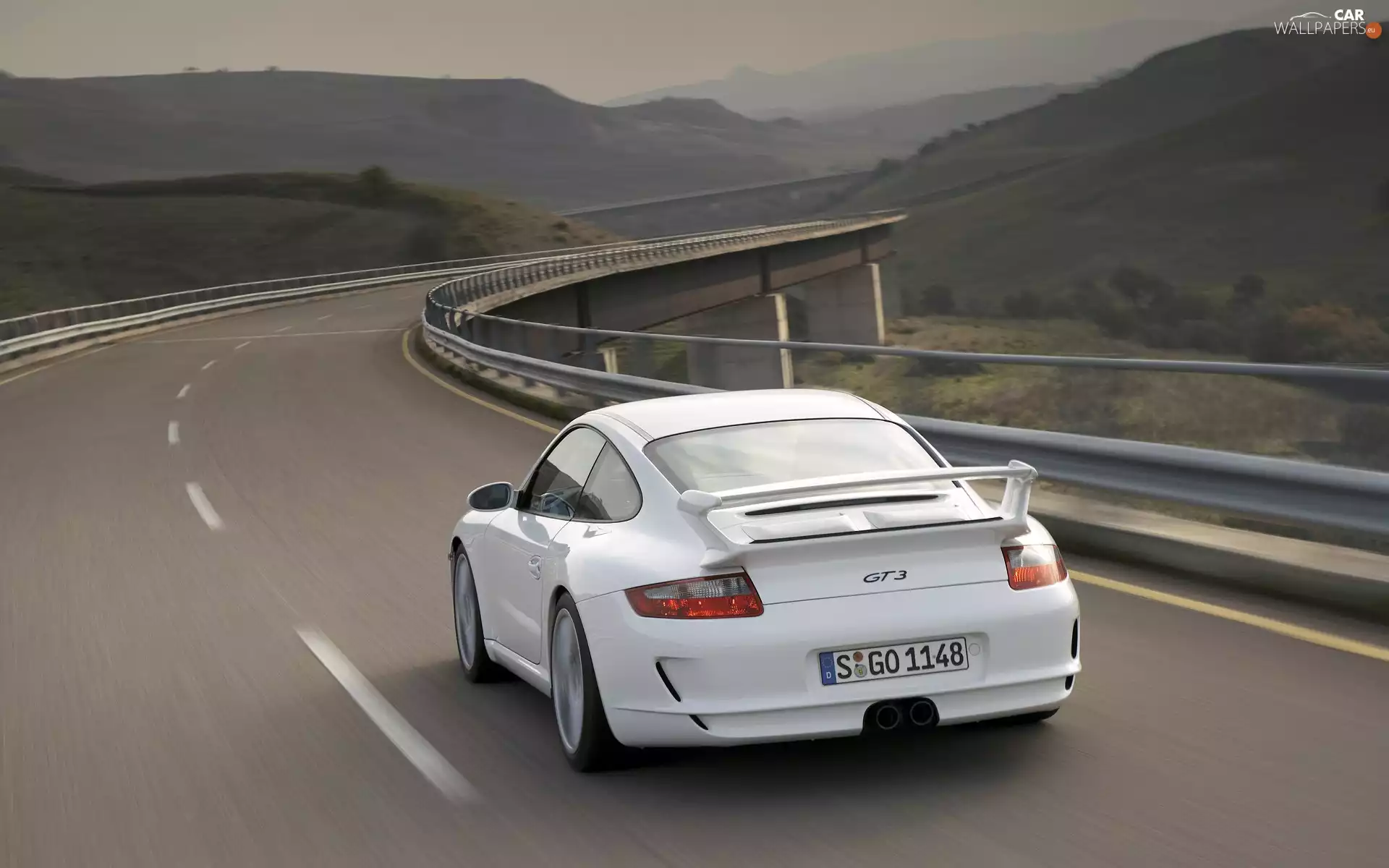 White, flyover, Porsche GT3