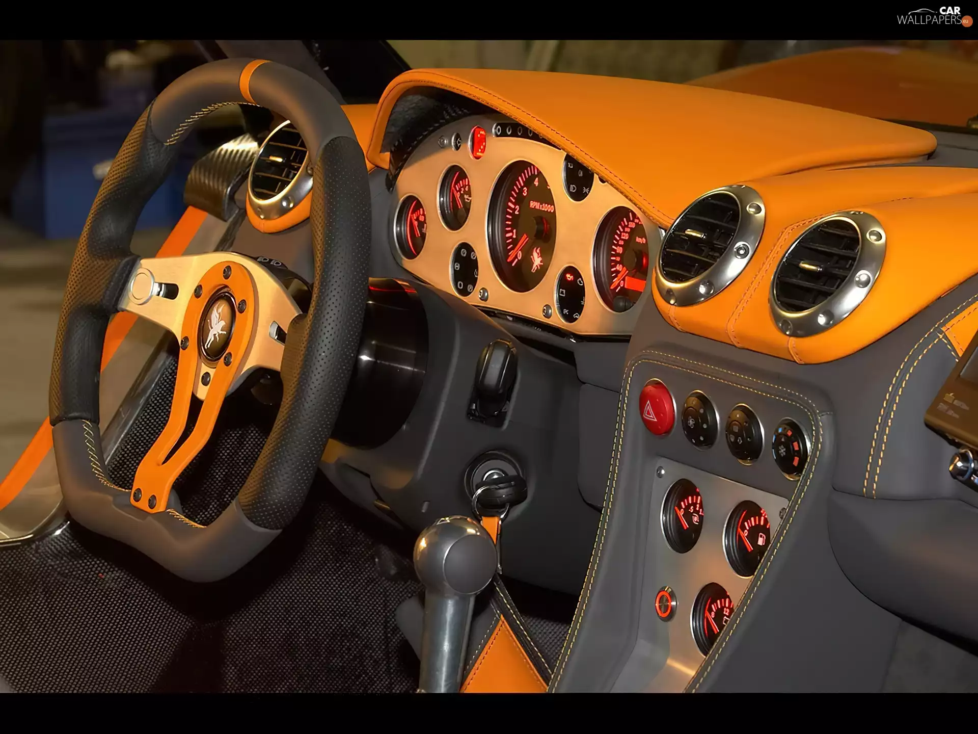 Gumpert Apollo, Cockpit