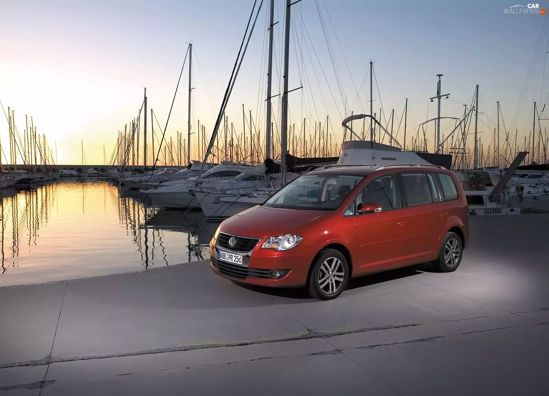 yacht, Volkswagen Touran, Harbour