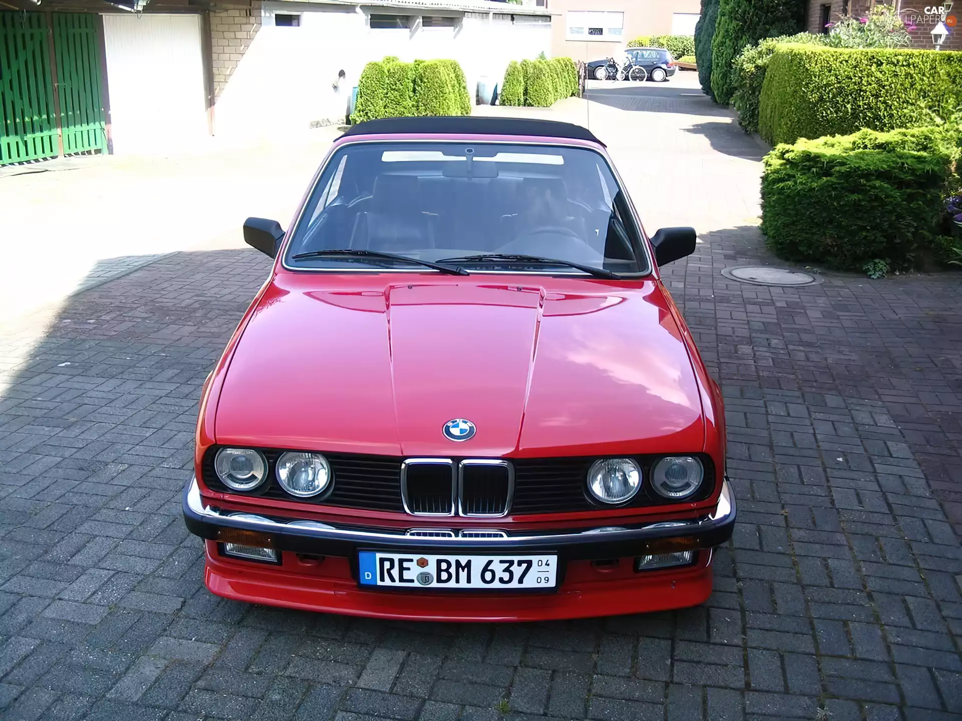 E30, Front, red hot