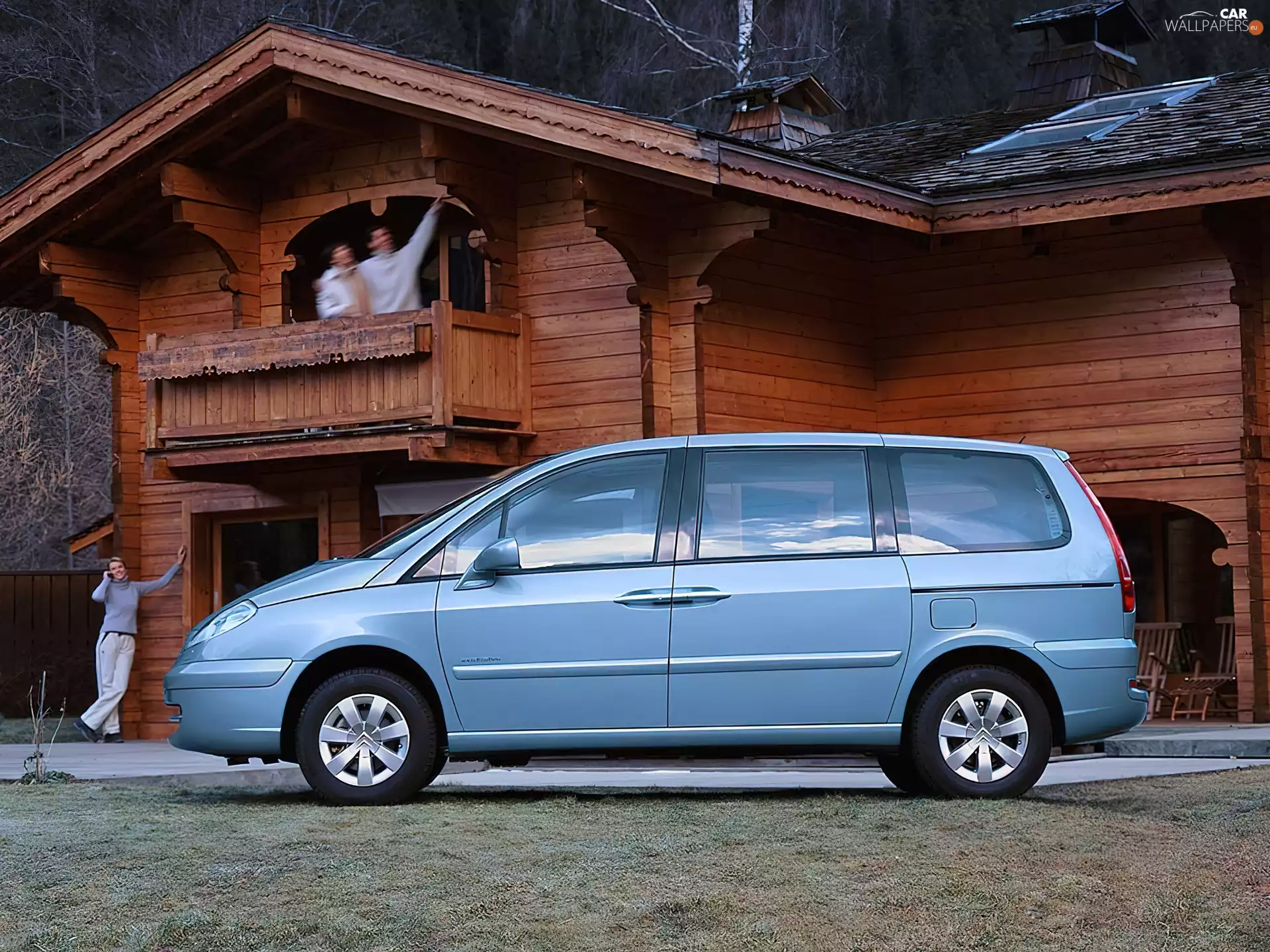 Citroen C8, Wooden house