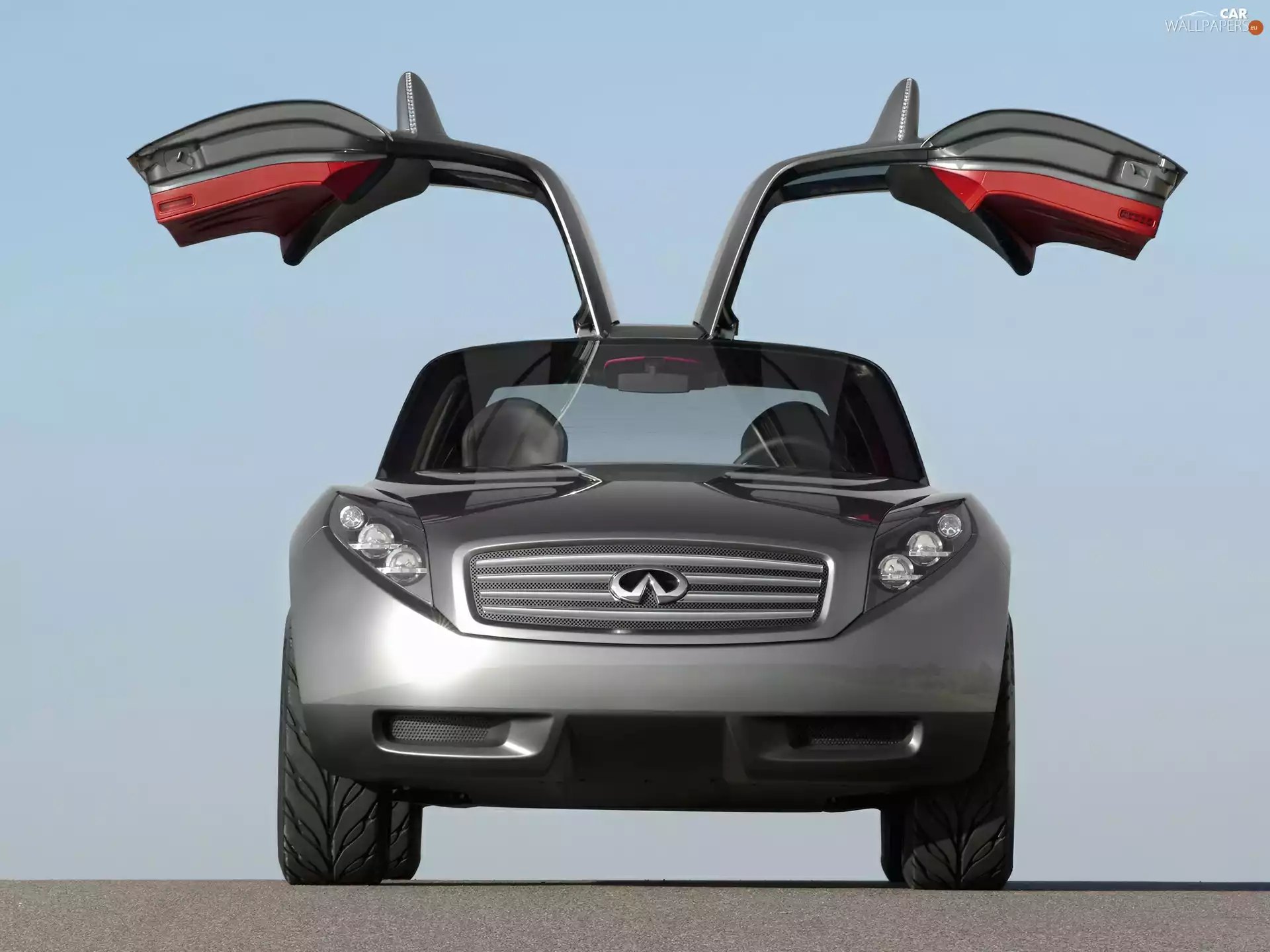 Infiniti Triant, Front