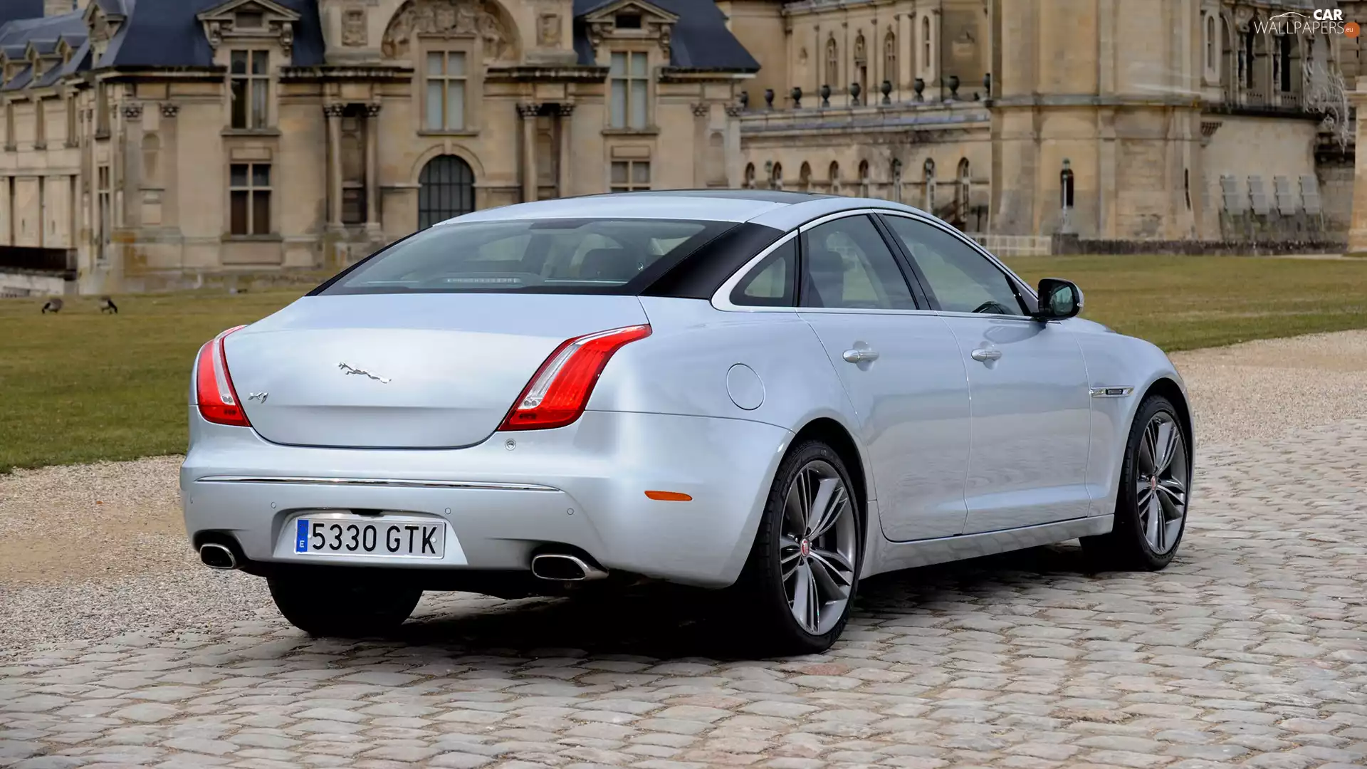 Jaguar XJ, Back