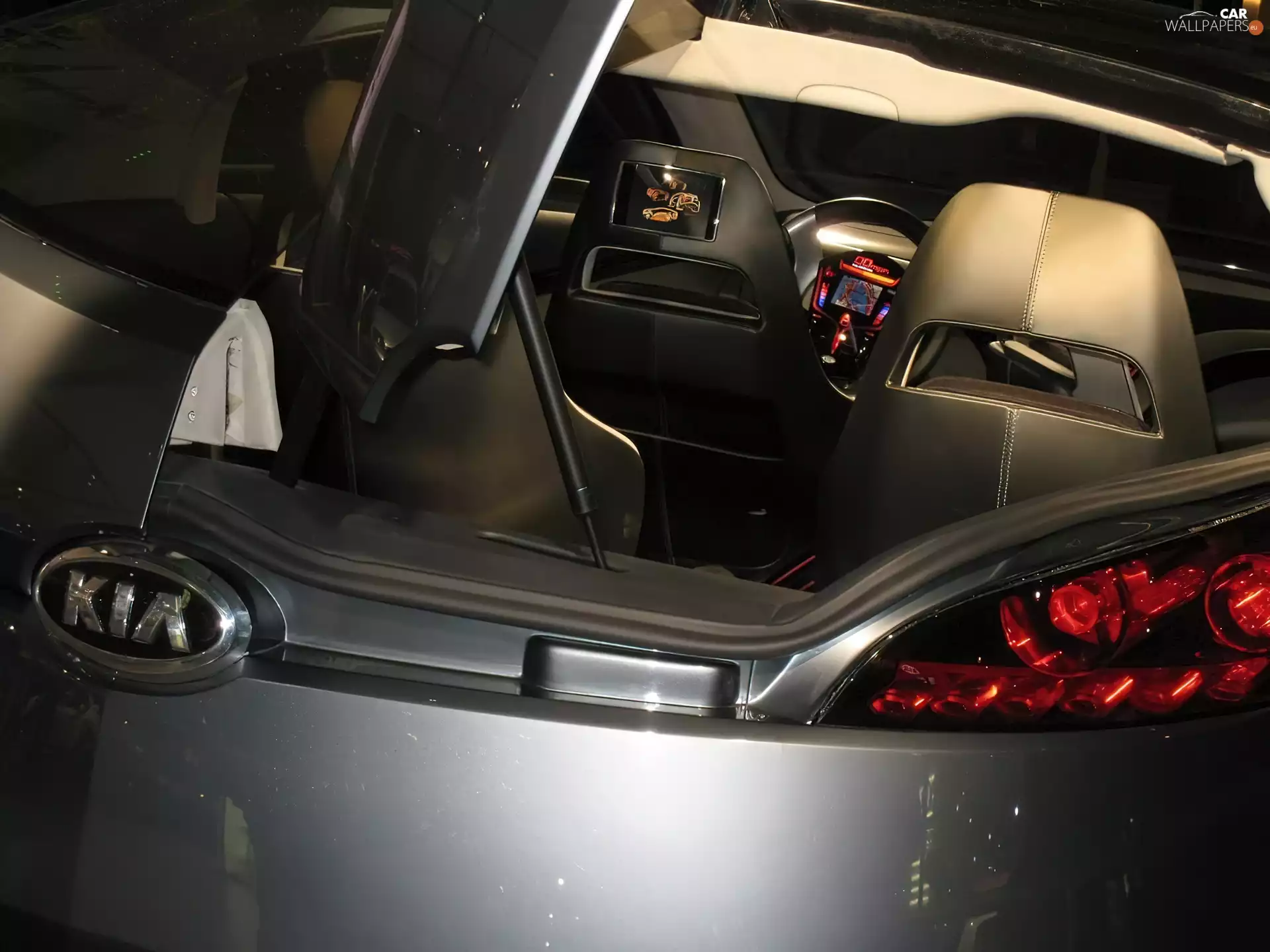 Kia Kue, Carrier, Centre, opened