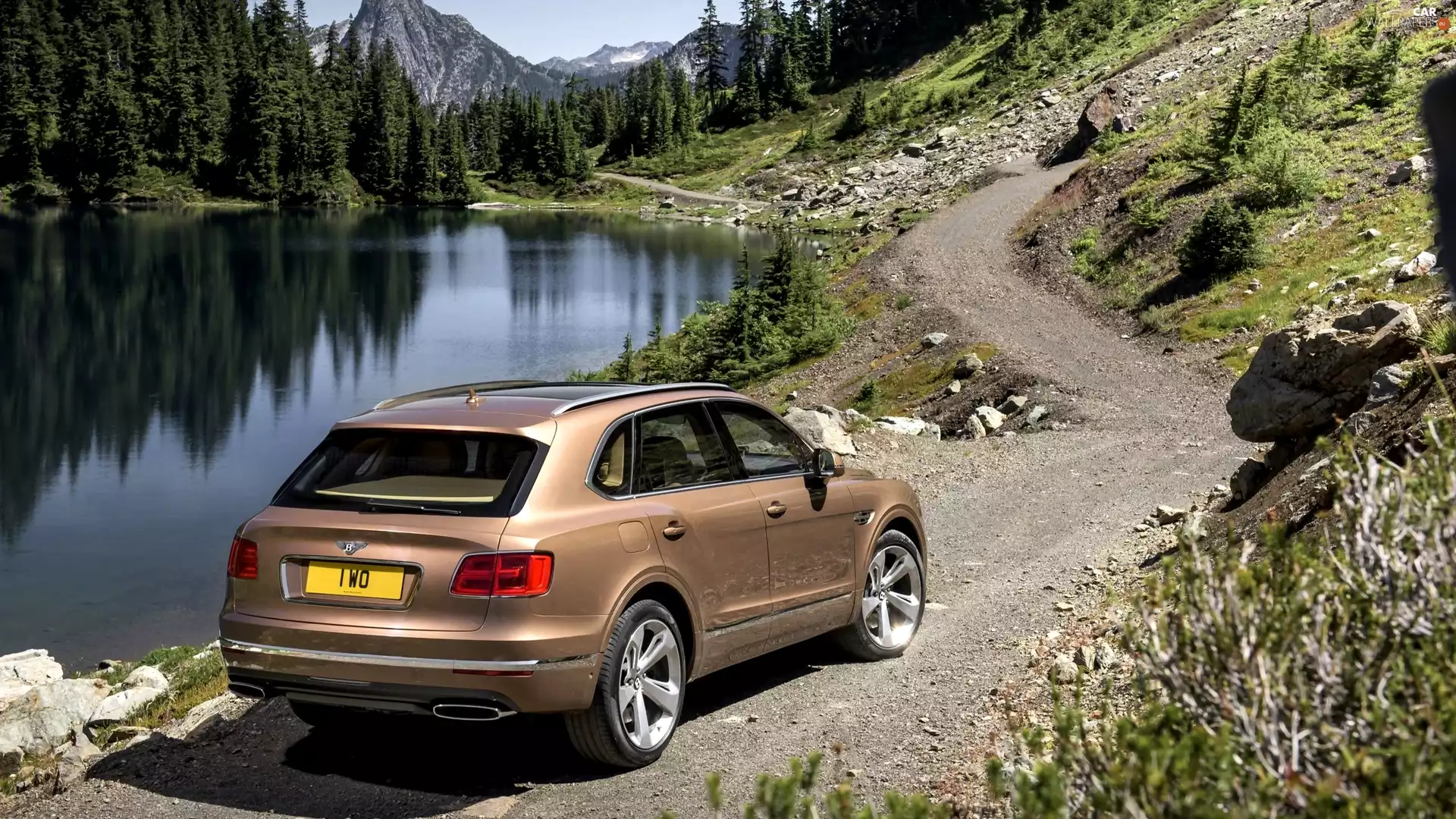 Way, Bentley Bentayga, lake