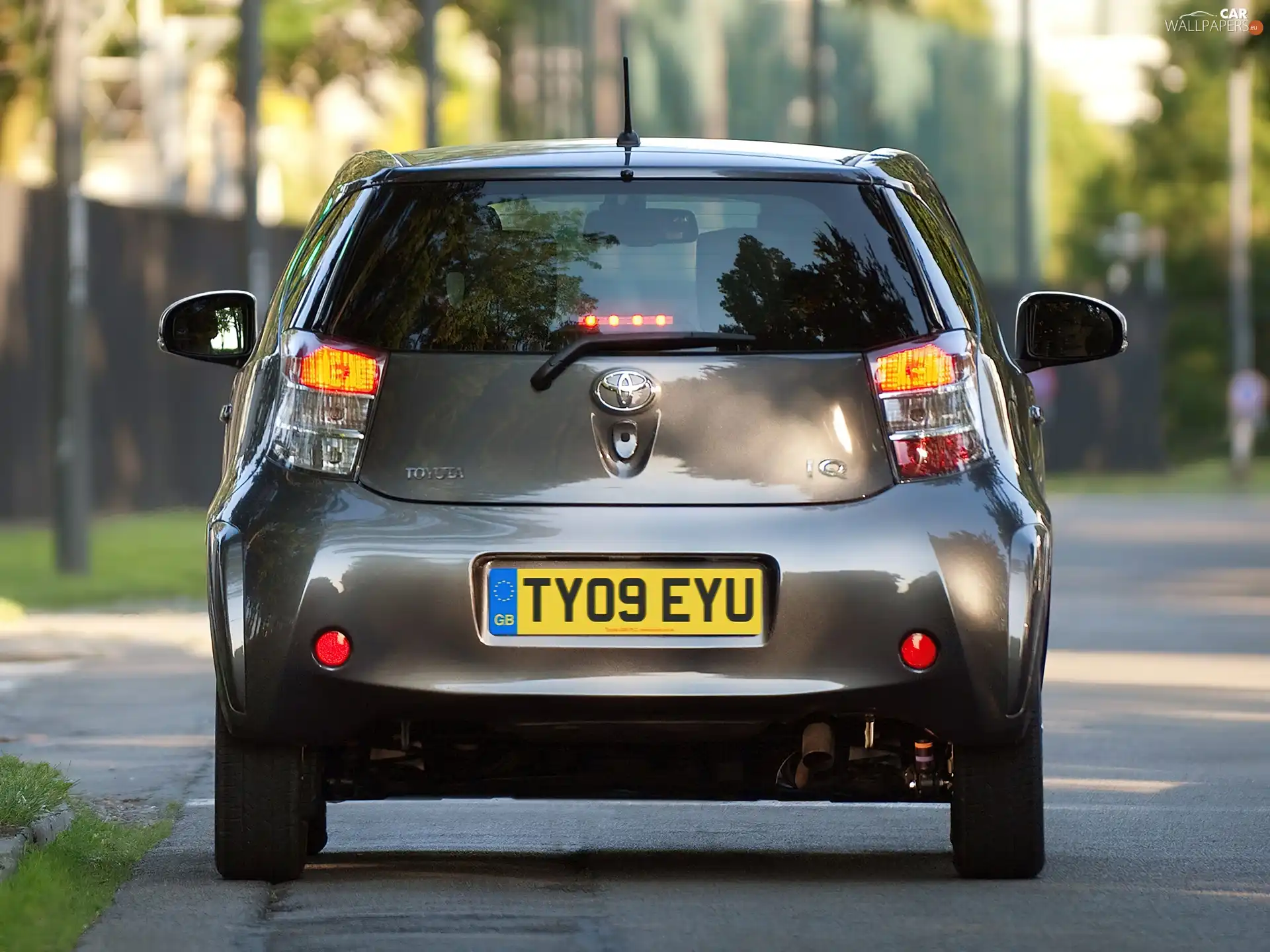 Back, Toyota iQ, Lamps