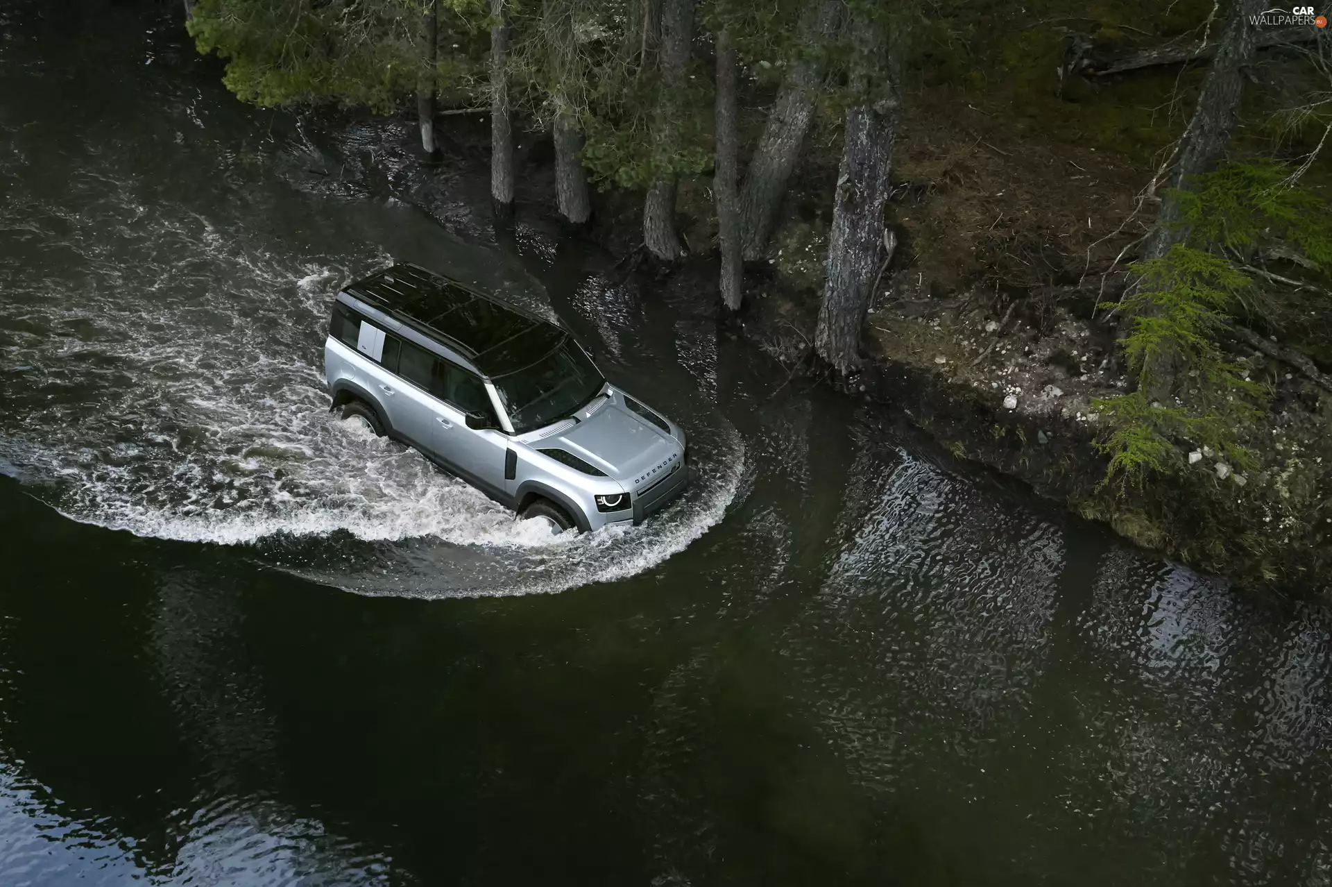 River, Land Rover Defender, 2020