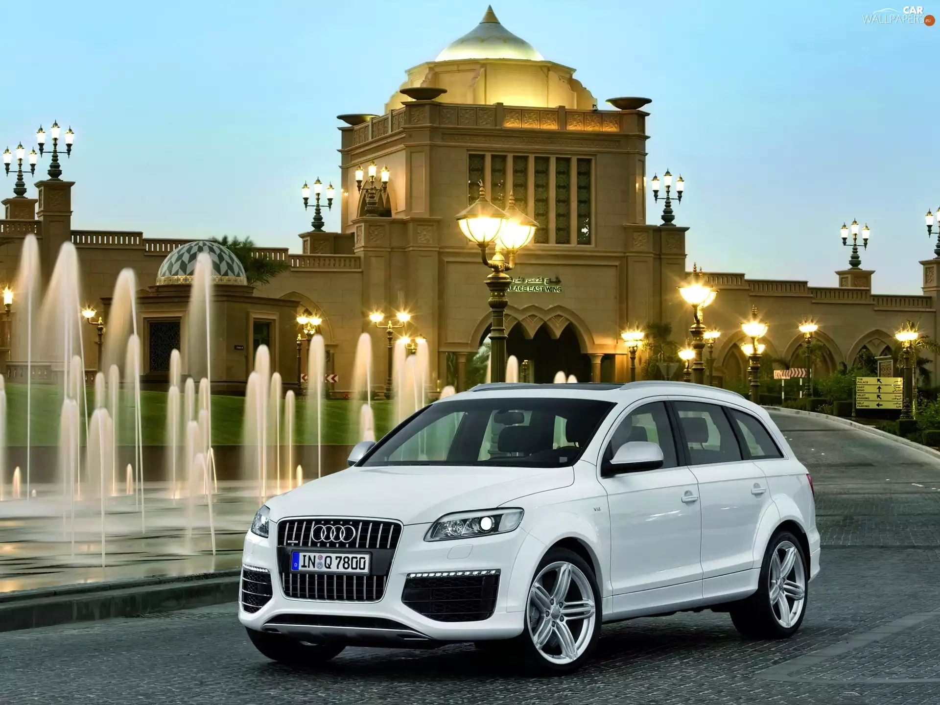 Fountains, Audi Q7, leaflet