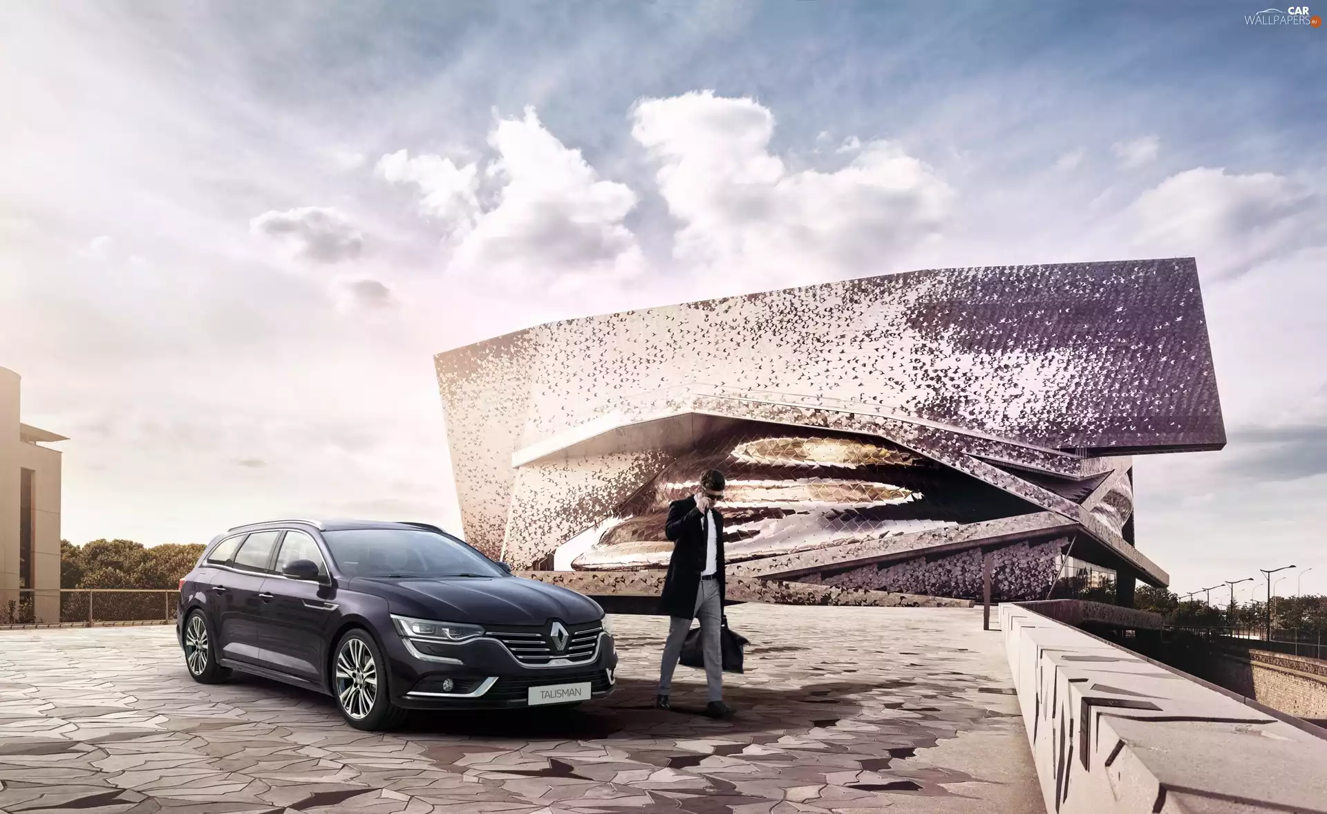 Renault Talisman, a man