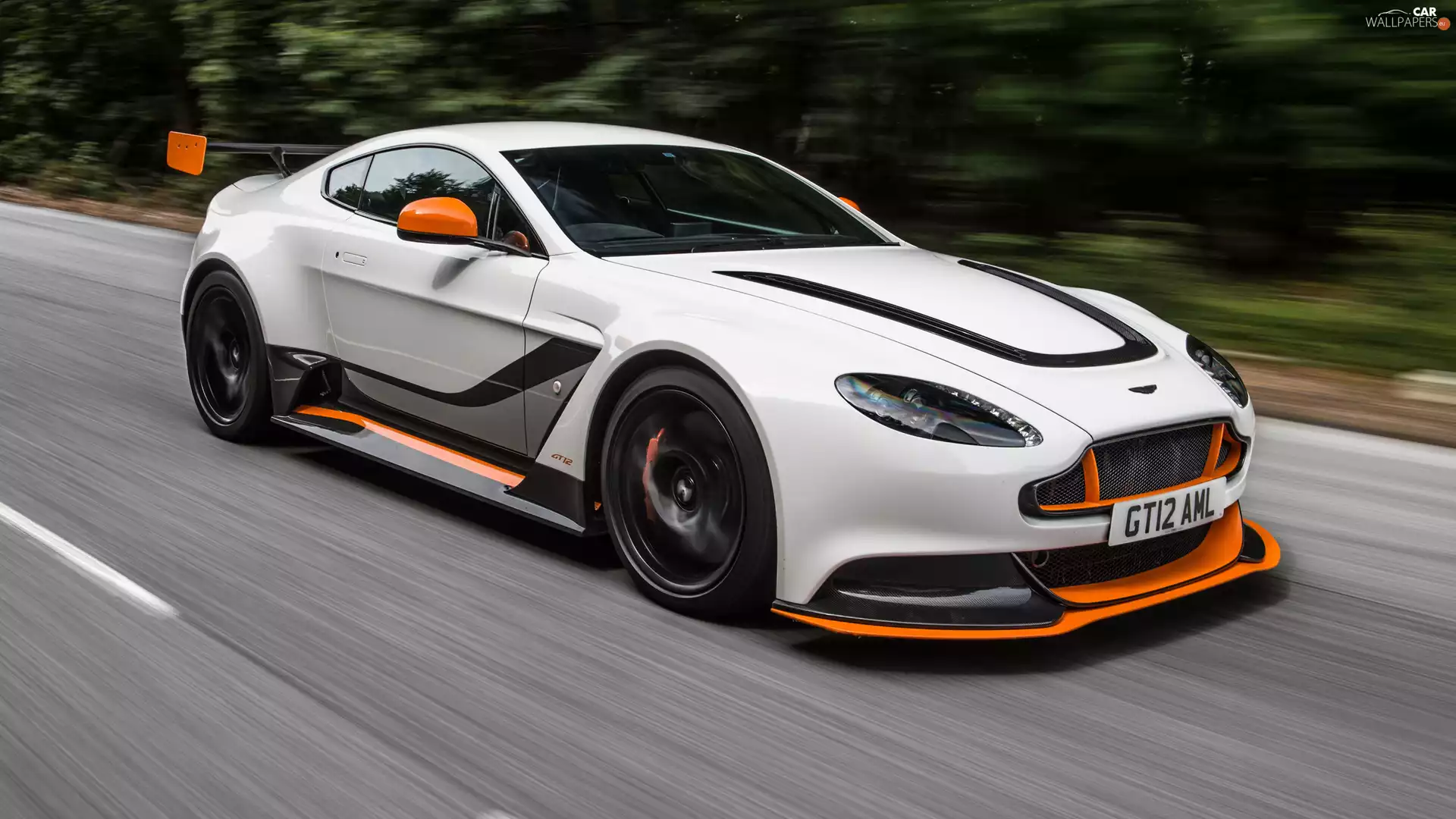 Aston Martin Vantage GT12, 2015