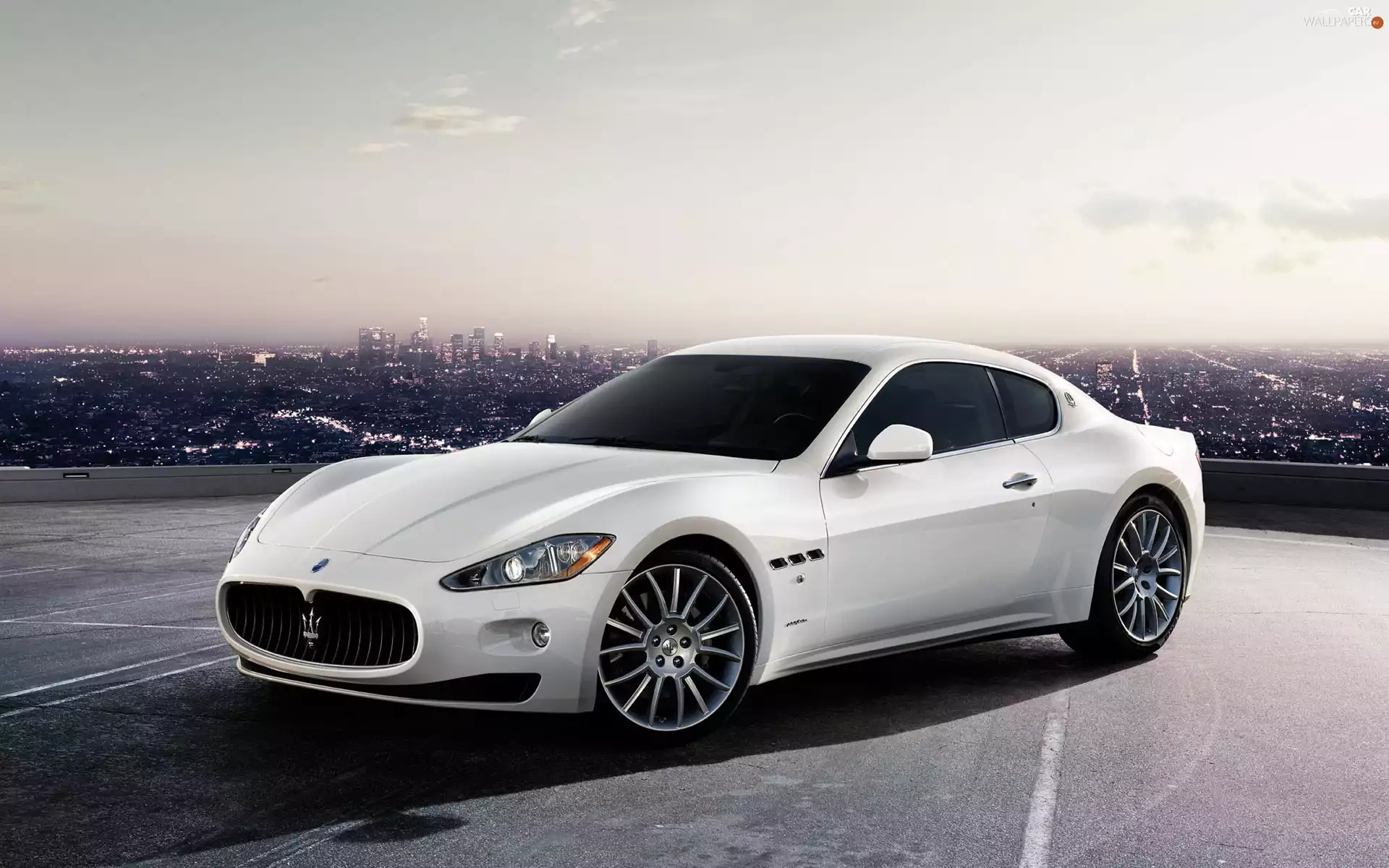 White, Maserati Gran Turismo S