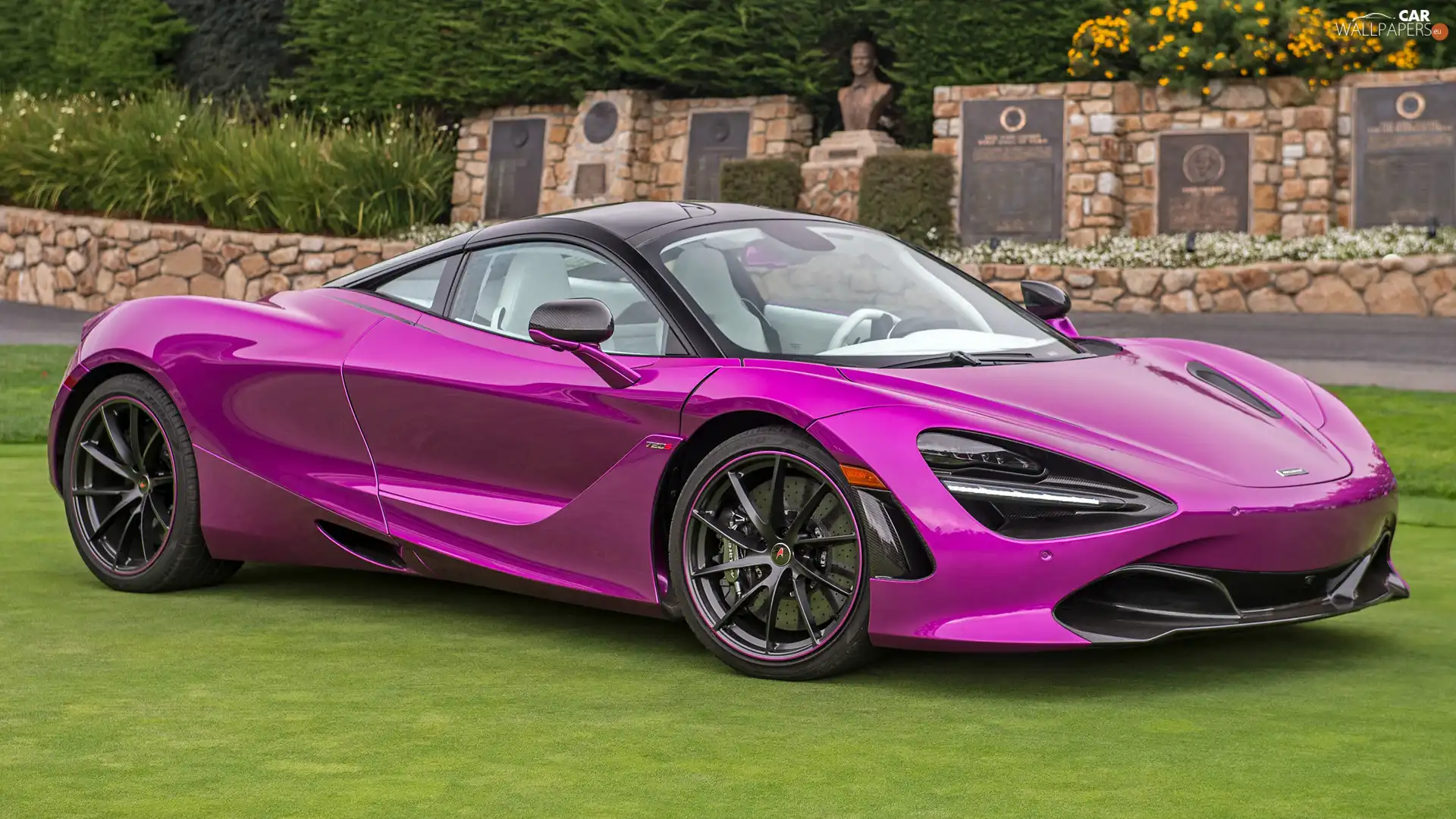 McLaren 720S, fuchsia